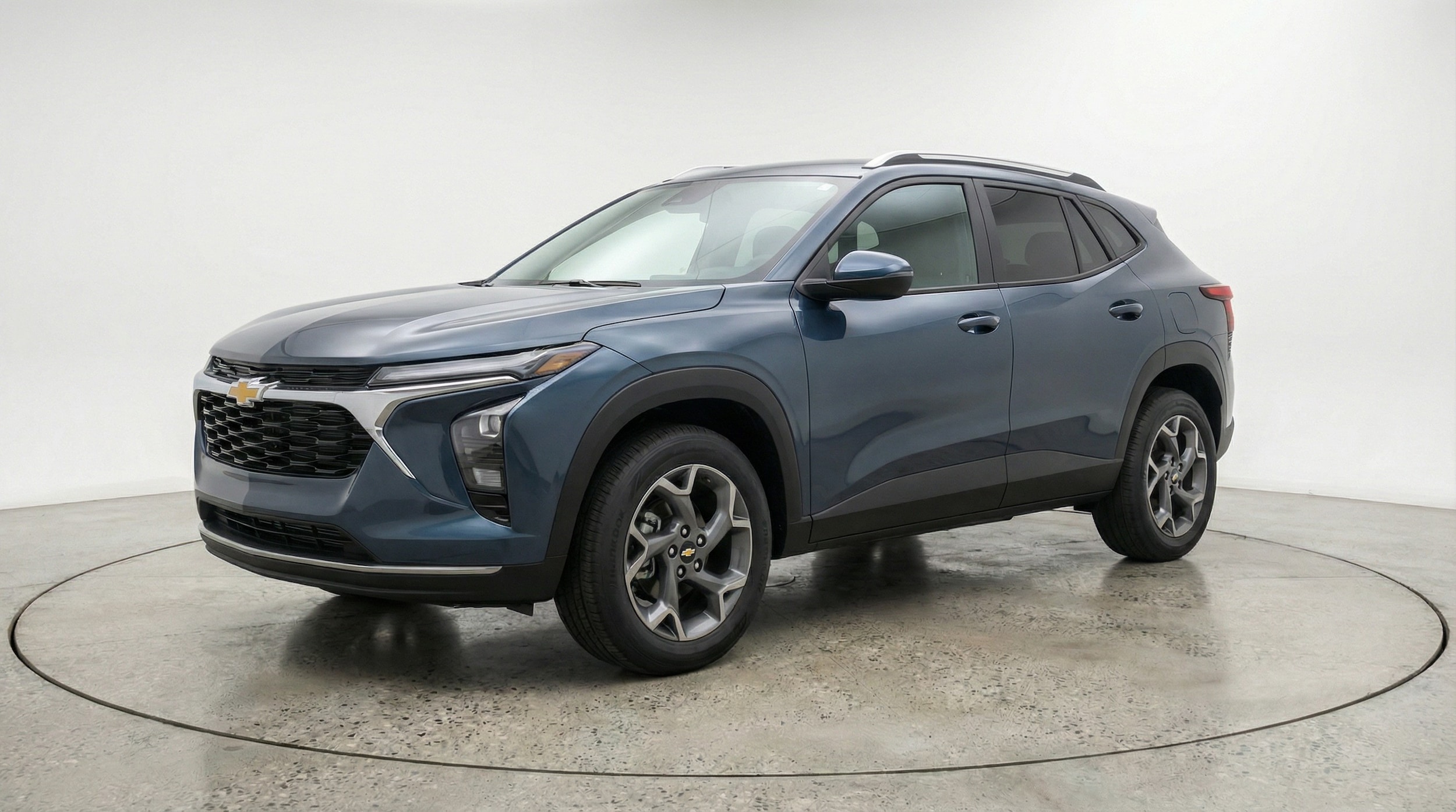 Thumbnail: 2025 Chevrolet Trax - 3