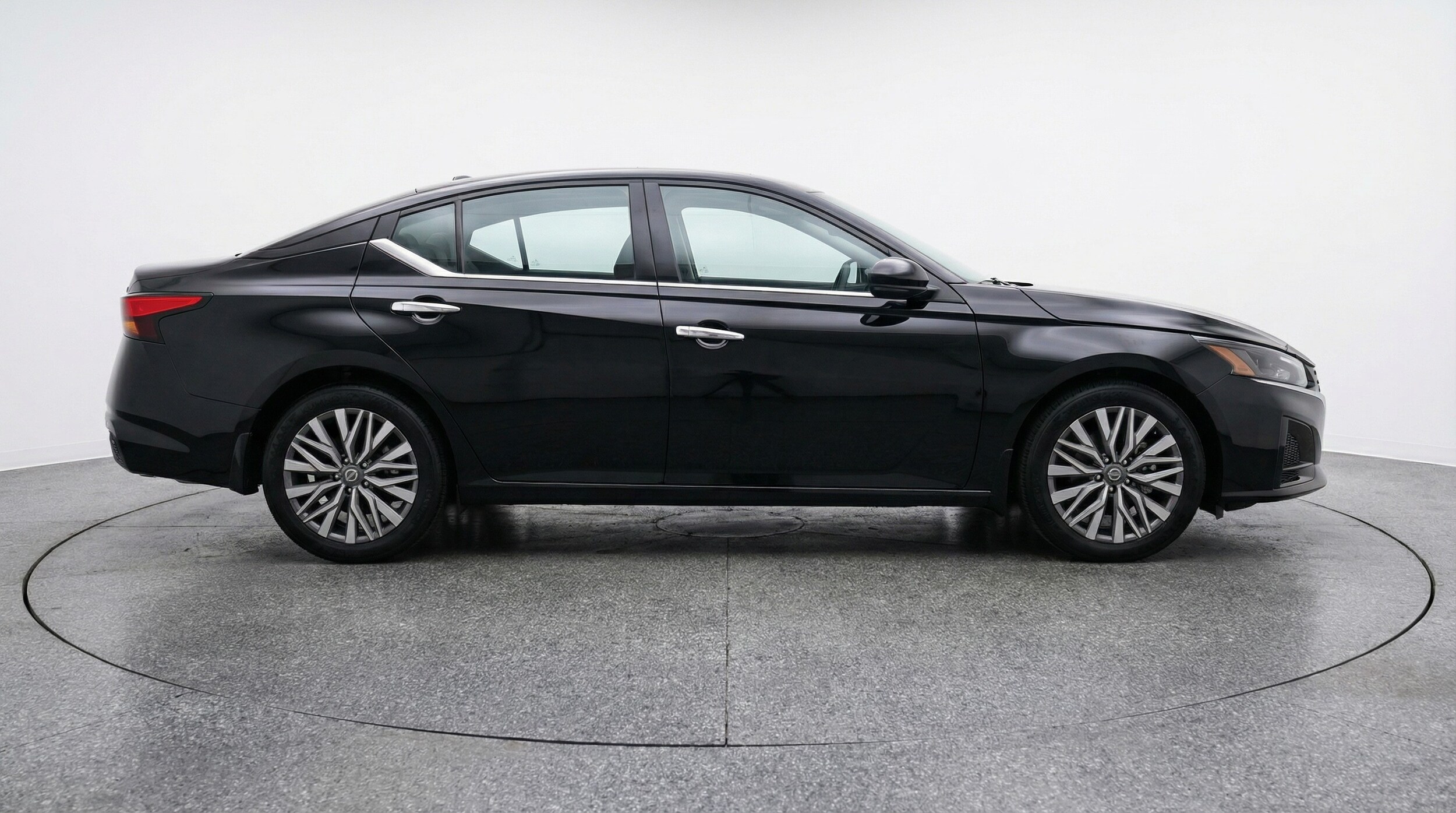 Thumbnail: 2025 Nissan Altima - 8