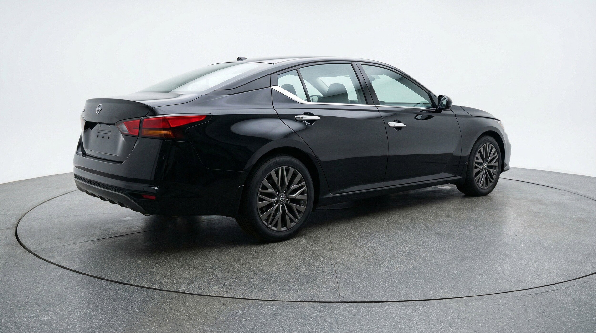 Thumbnail: 2025 Nissan Altima - 9