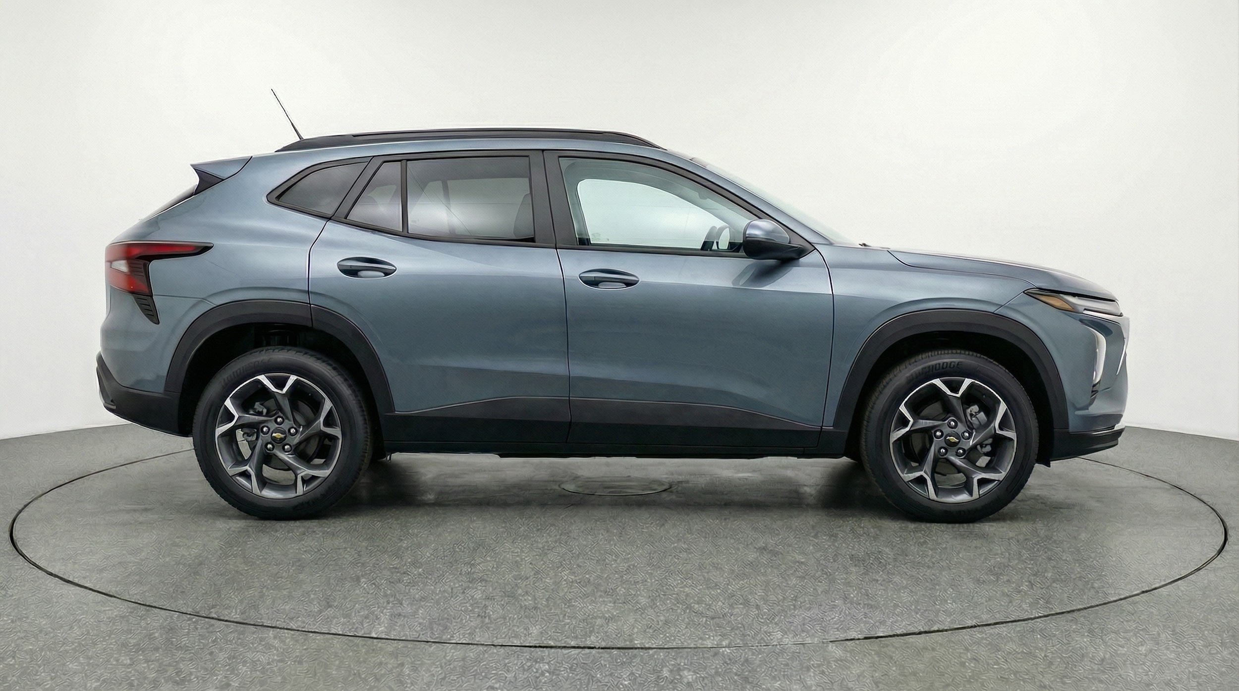 Thumbnail: 2025 Chevrolet Trax - 8