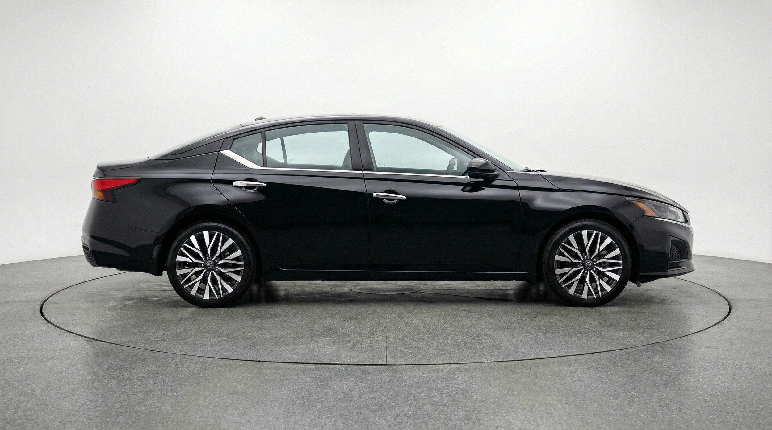 Thumbnail: 2025 Nissan Altima - 8