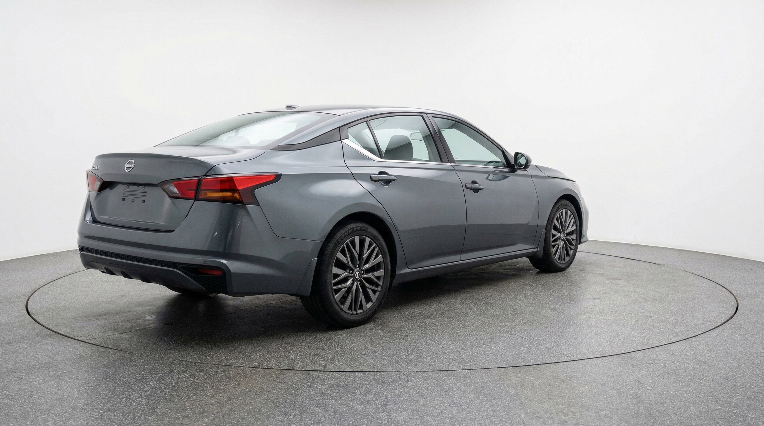 Thumbnail: 2025 Nissan Altima - 9