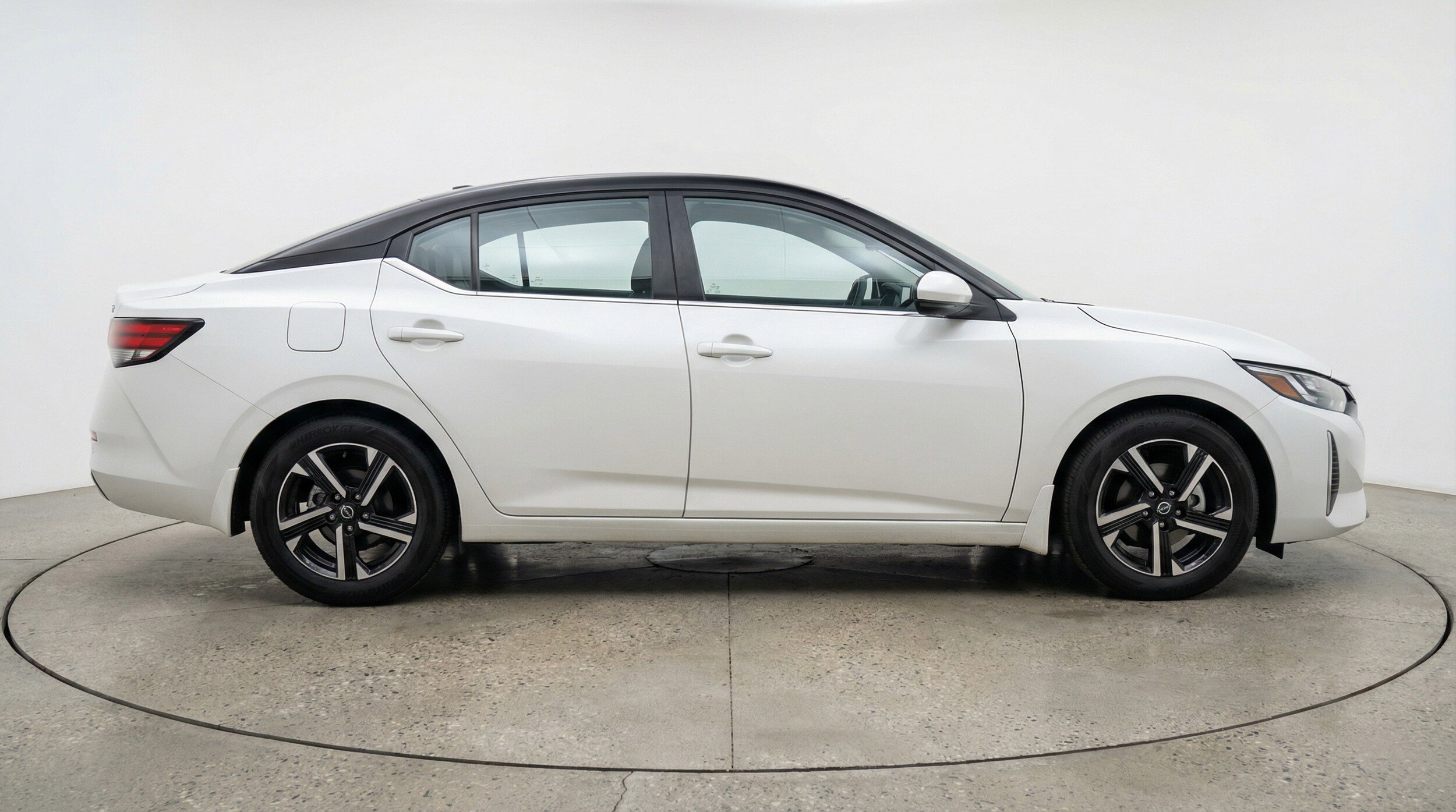 Thumbnail: 2025 Nissan Sentra - 11