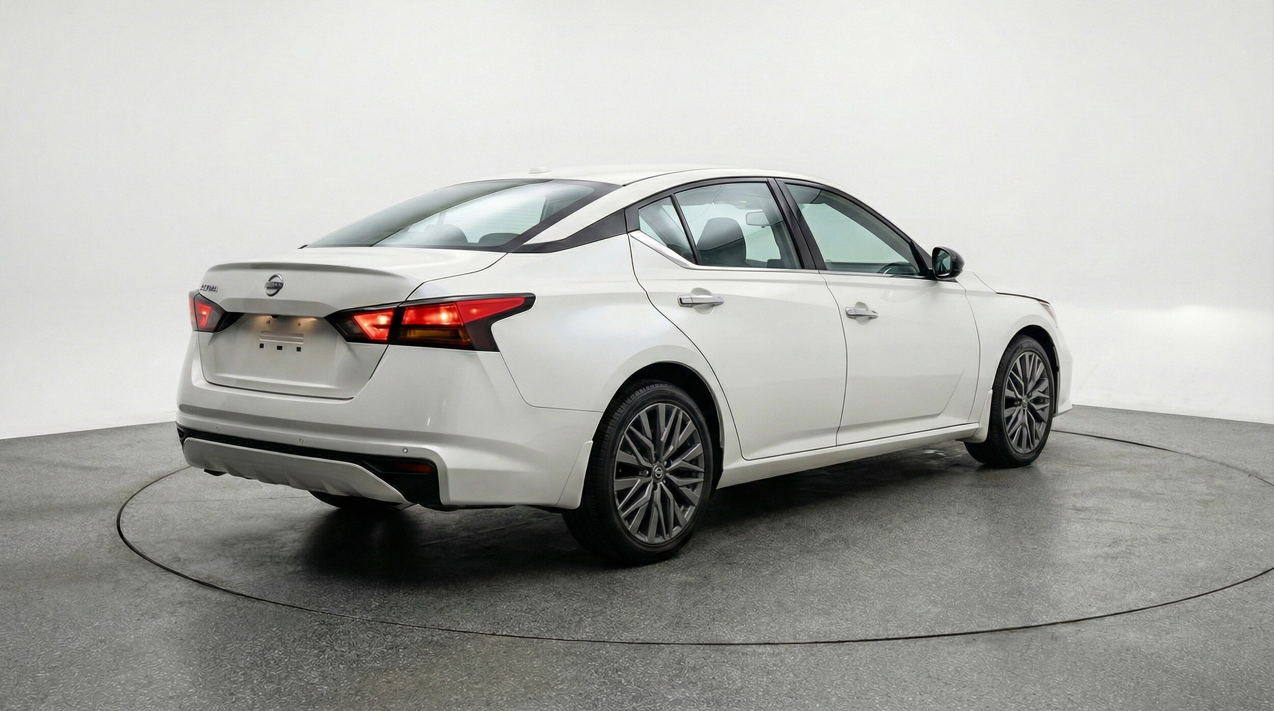 Thumbnail: 2025 Nissan Altima - 9