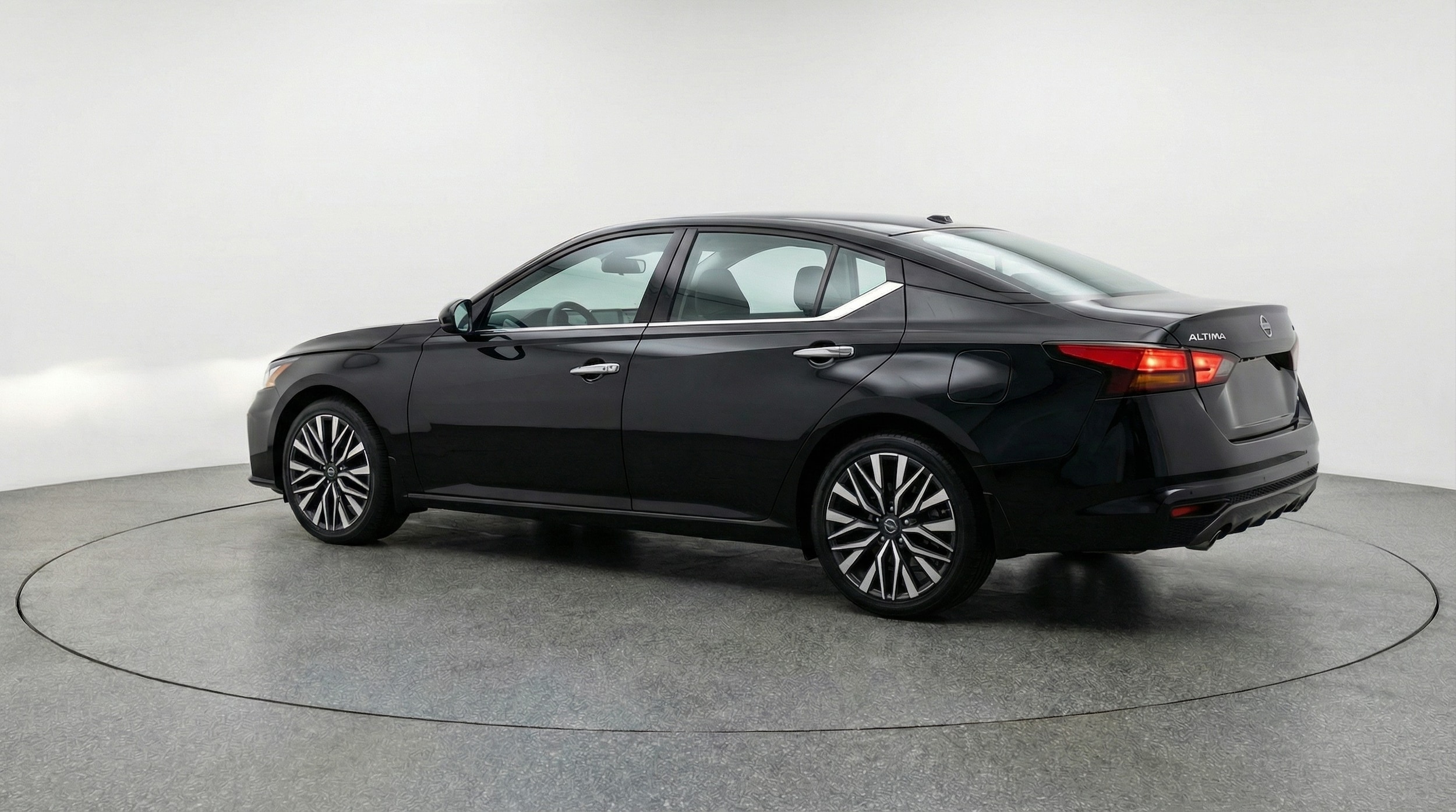 Thumbnail: 2025 Nissan Altima - 5