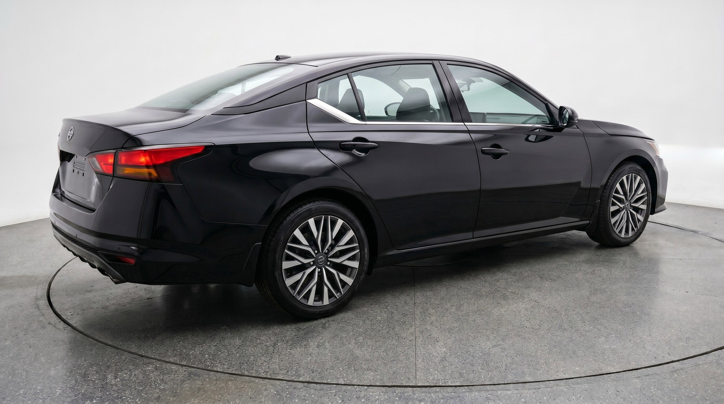 Thumbnail: 2025 Nissan Altima - 9