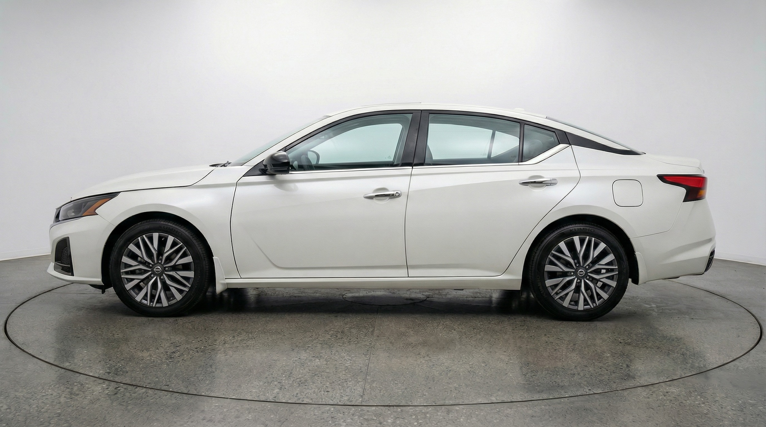 Thumbnail: 2025 Nissan Altima - 4