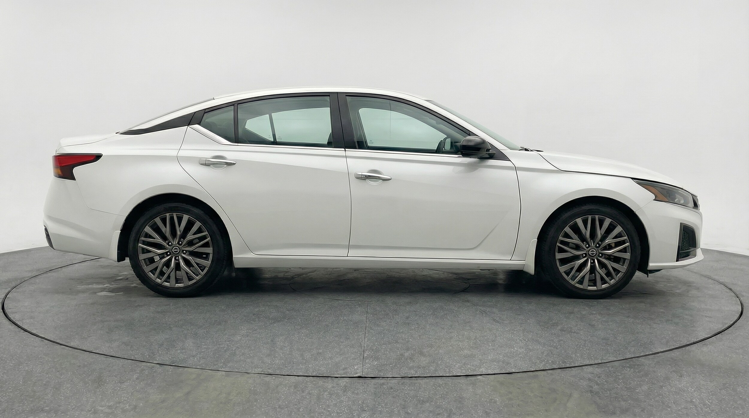 Thumbnail: 2025 Nissan Altima - 8