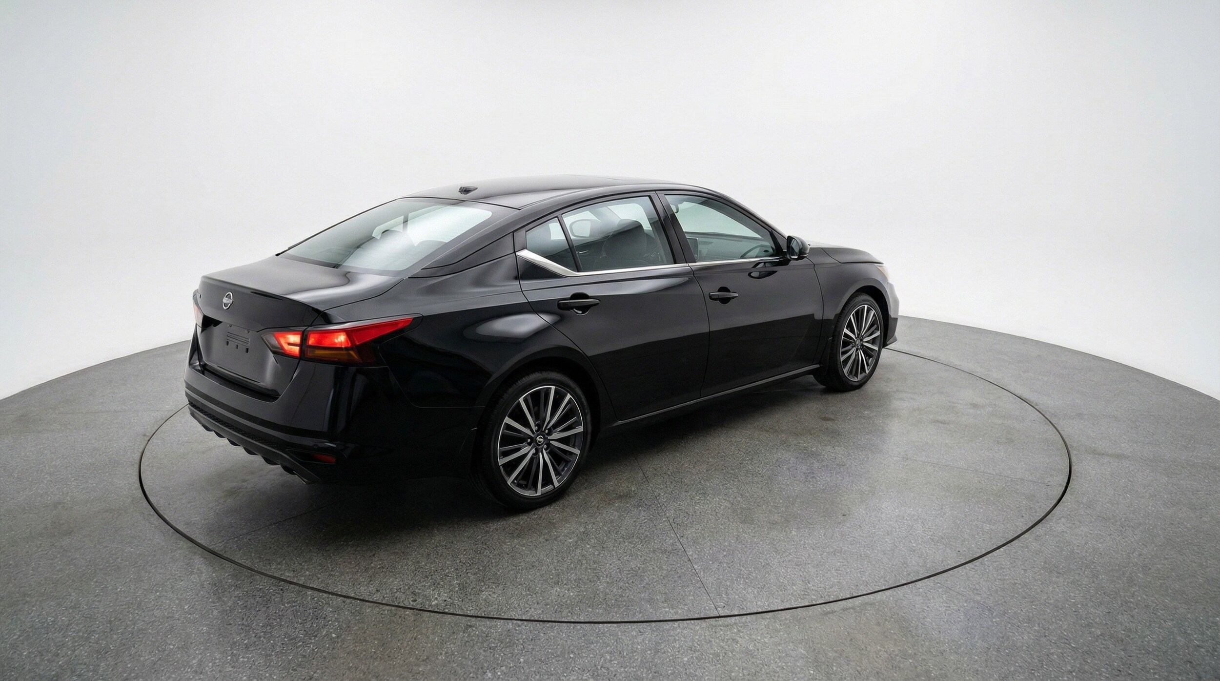 Thumbnail: 2025 Nissan Altima - 9