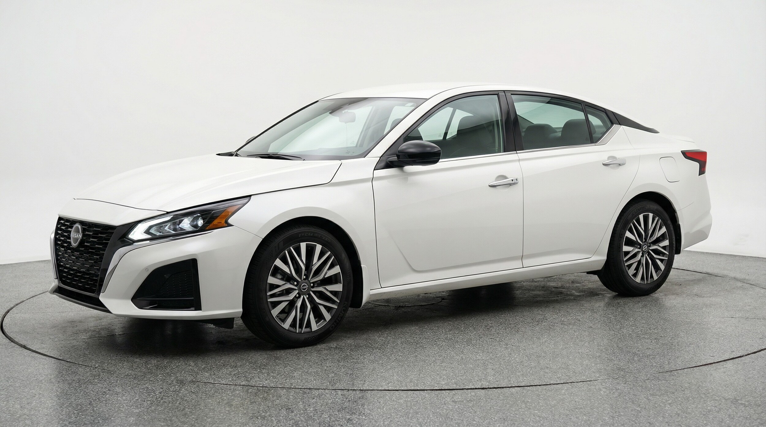 Thumbnail: 2025 Nissan Altima - 3