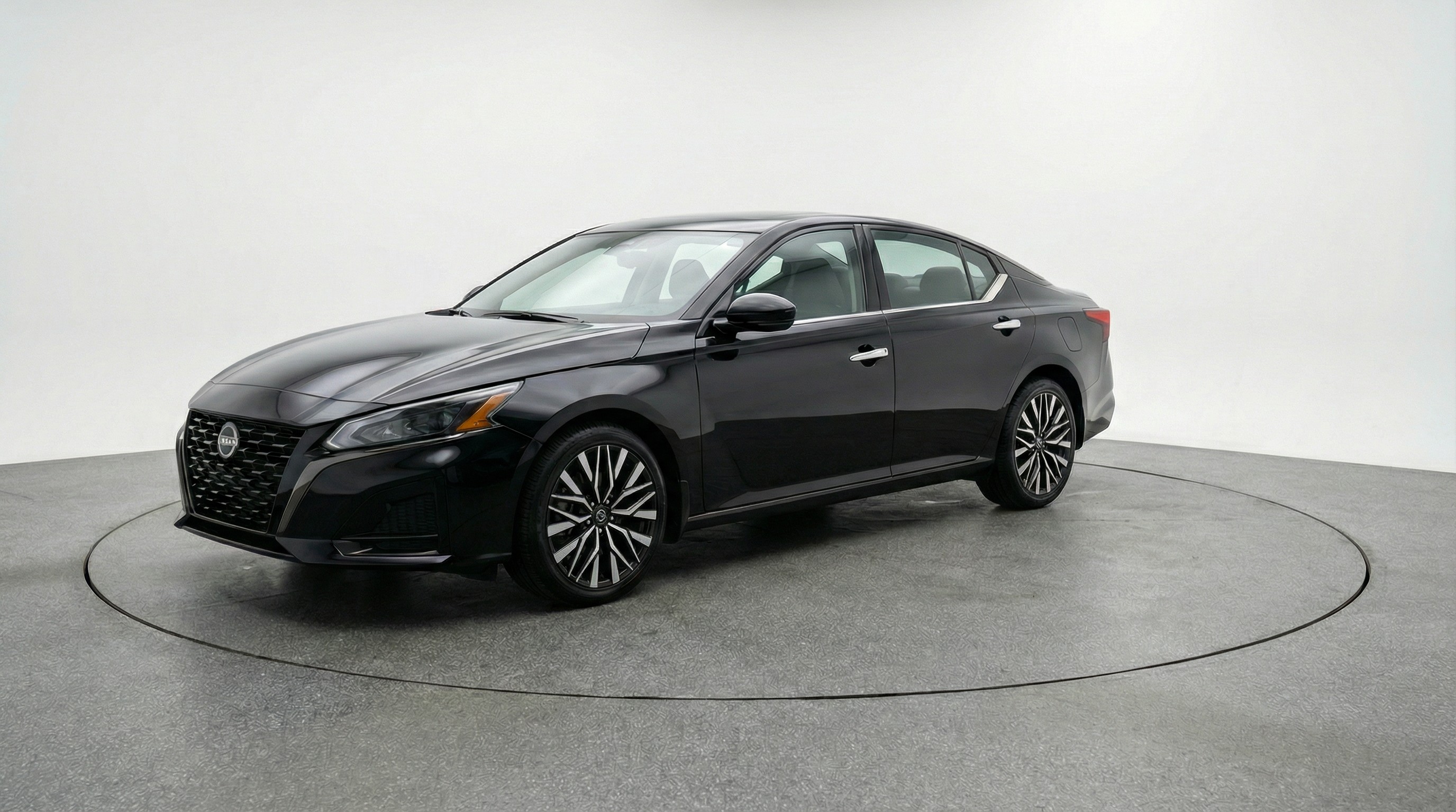 Thumbnail: 2025 Nissan Altima - 3