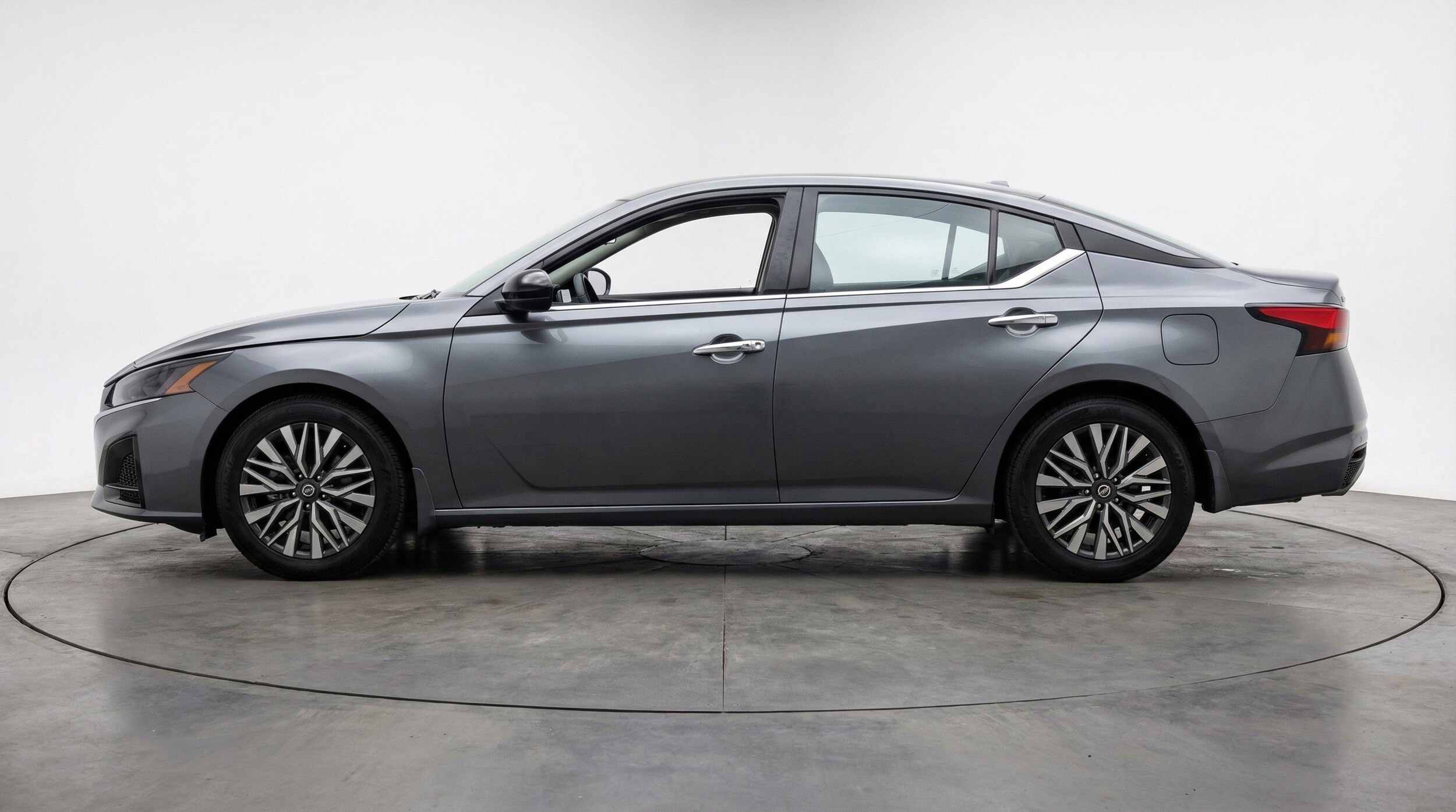 Thumbnail: 2025 Nissan Altima - 5