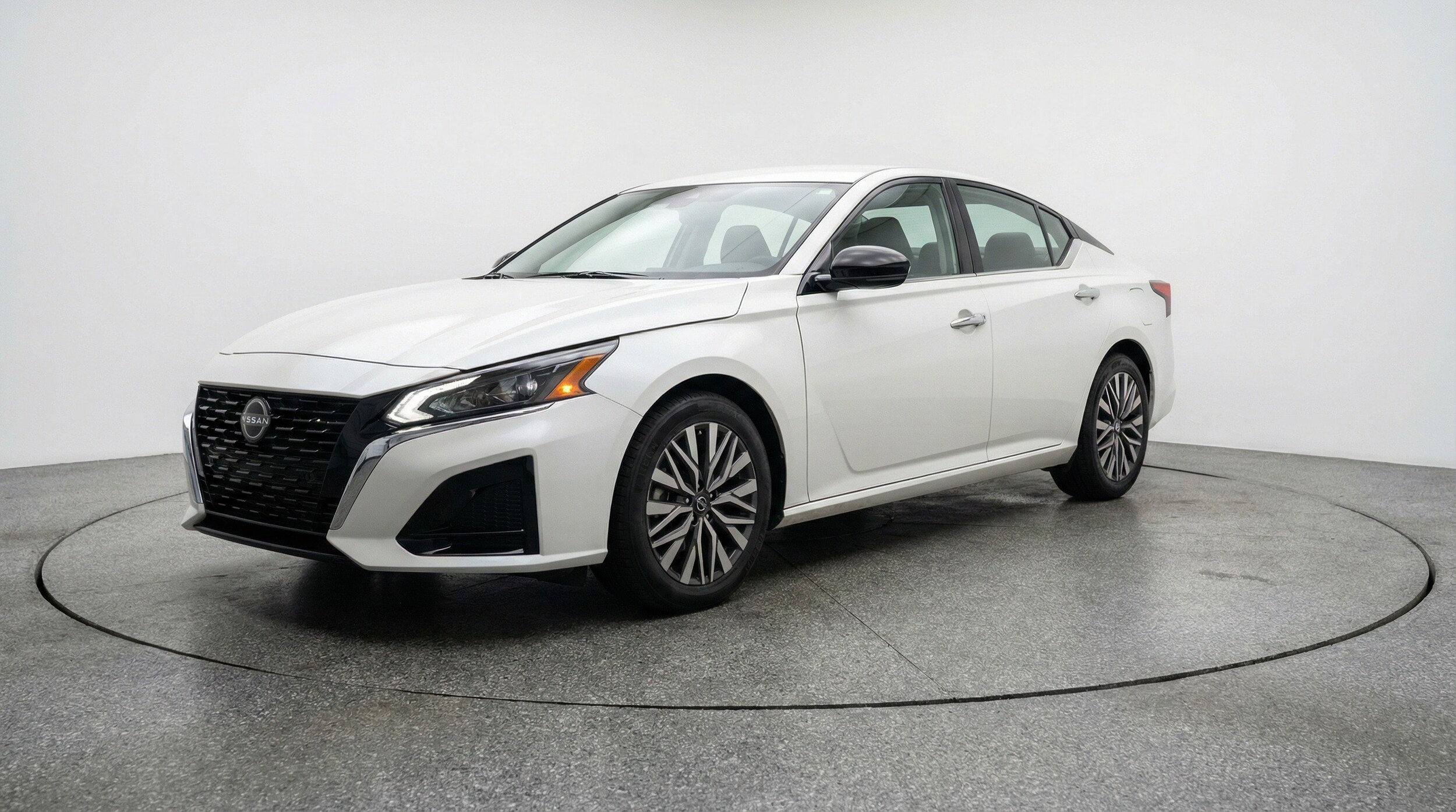 Thumbnail: 2025 Nissan Altima - 3