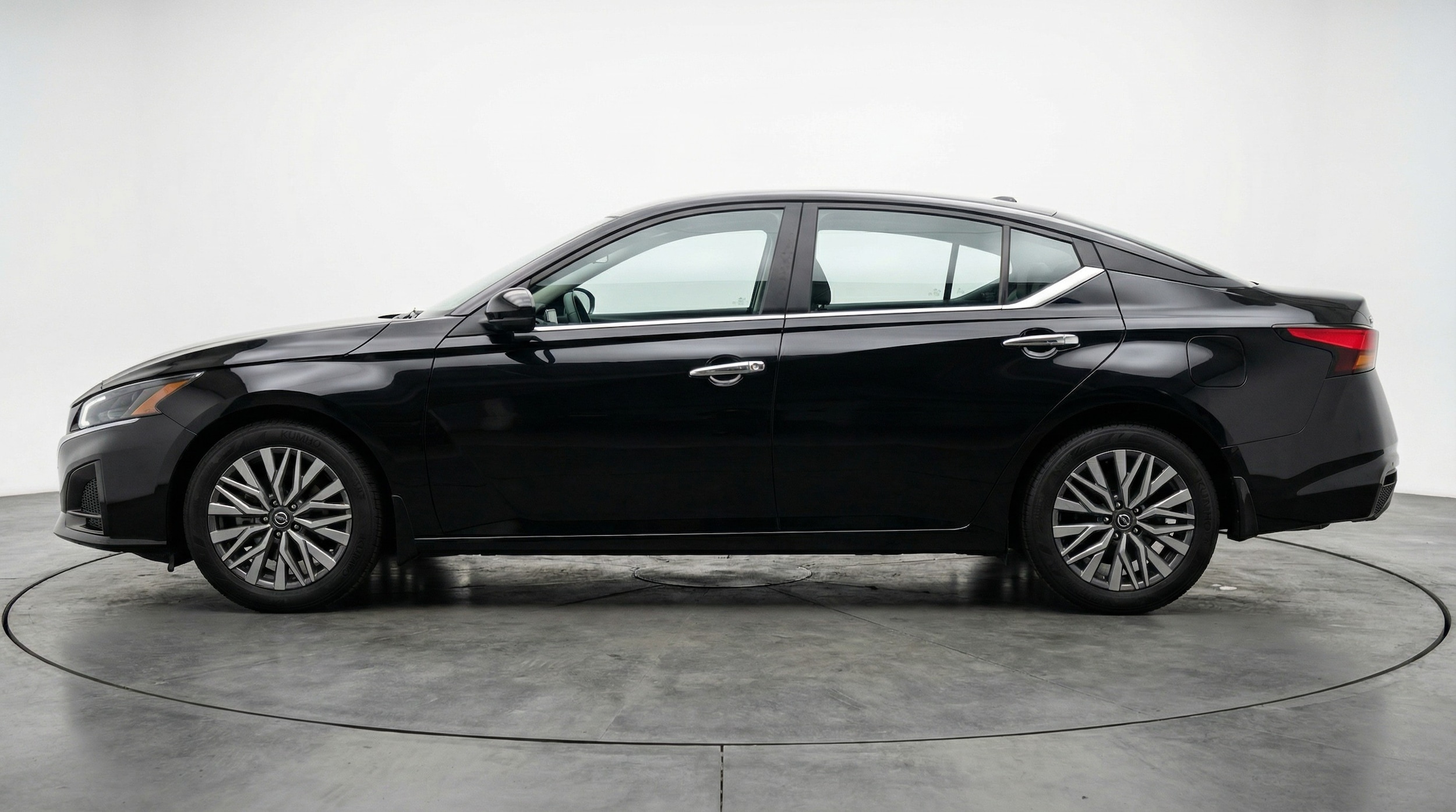 Thumbnail: 2025 Nissan Altima - 4