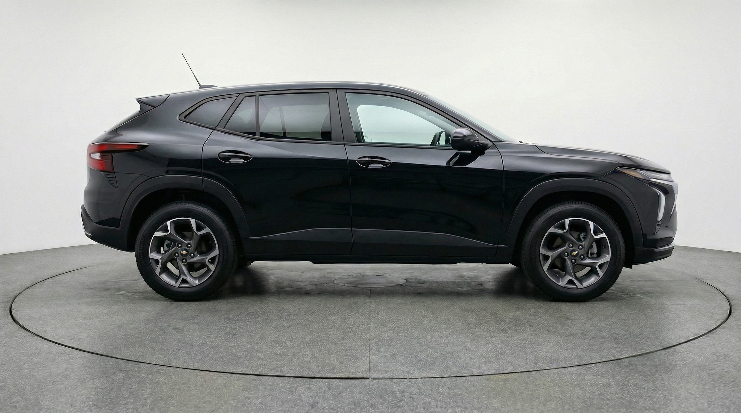 Thumbnail: 2025 Chevrolet Trax - 8