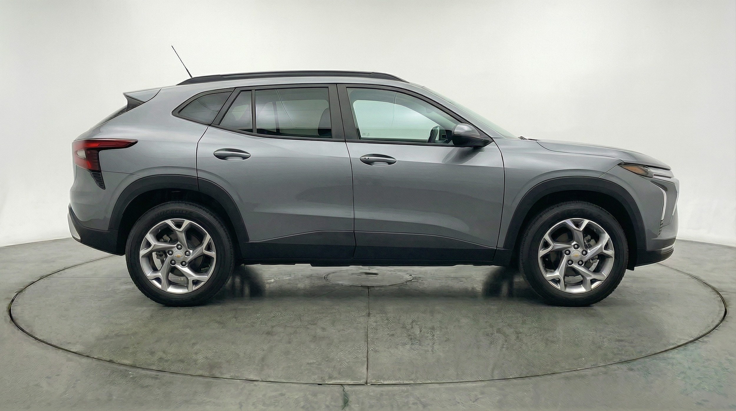 Thumbnail: 2025 Chevrolet Trax - 8