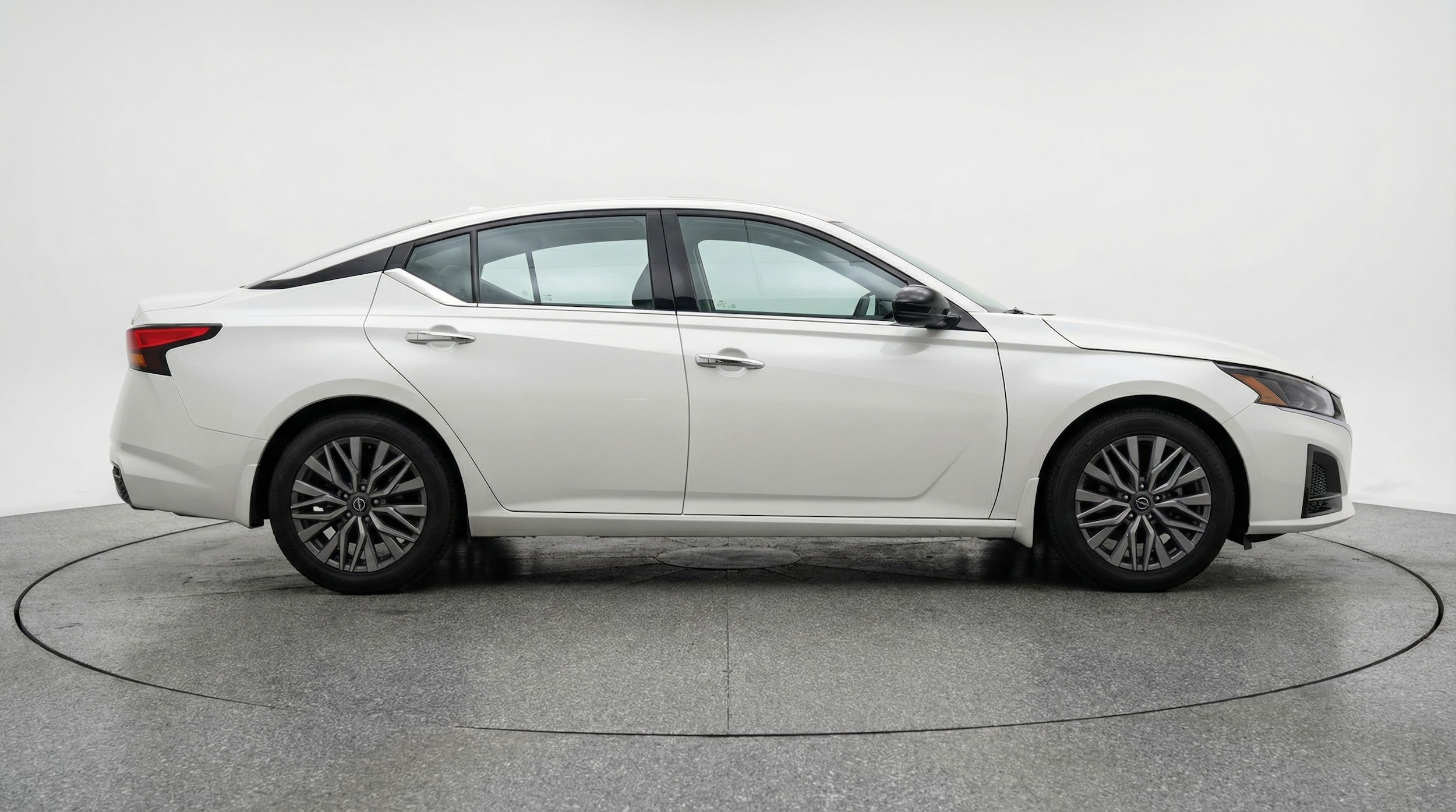 Thumbnail: 2025 Nissan Altima - 8