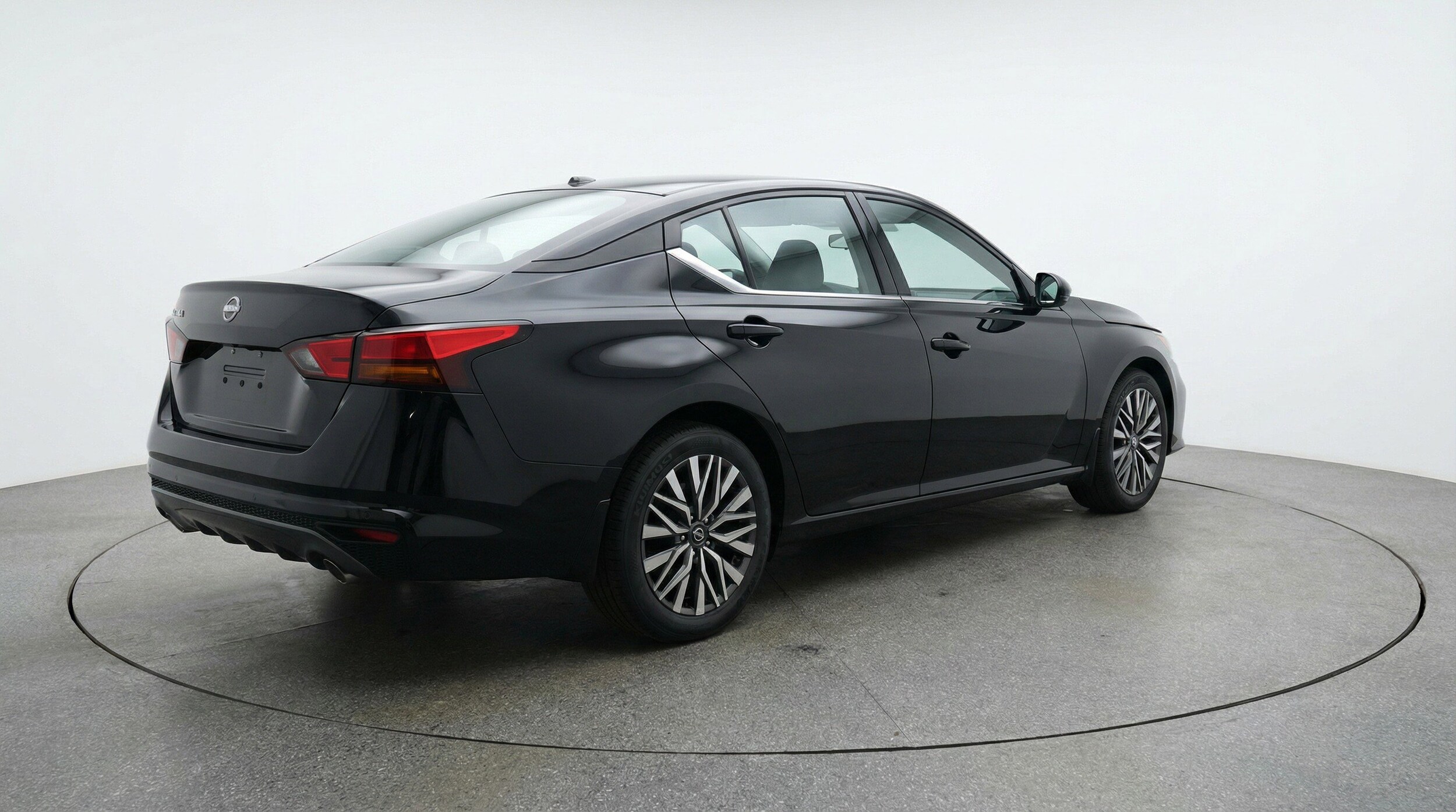 Thumbnail: 2025 Nissan Altima - 9