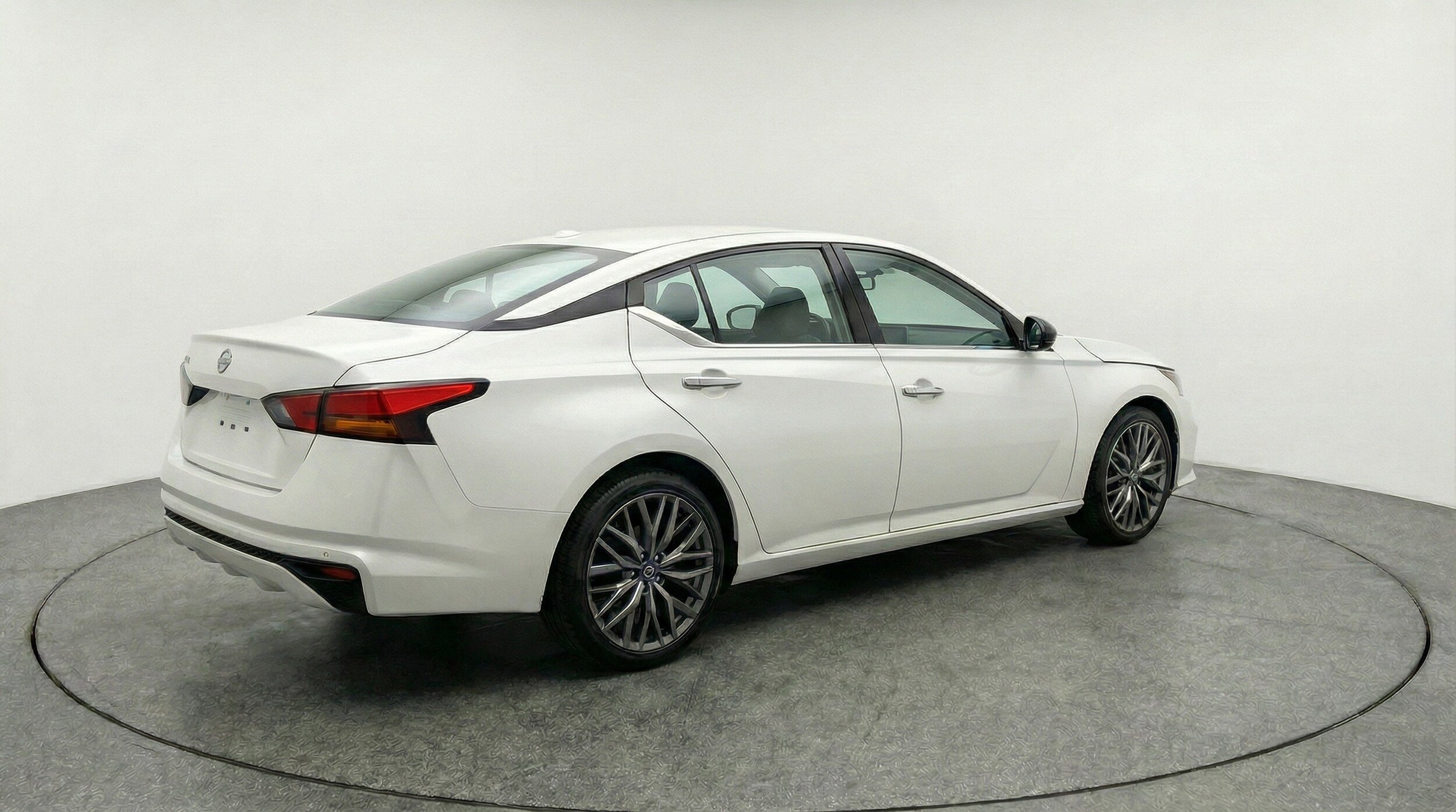 Thumbnail: 2025 Nissan Altima - 9