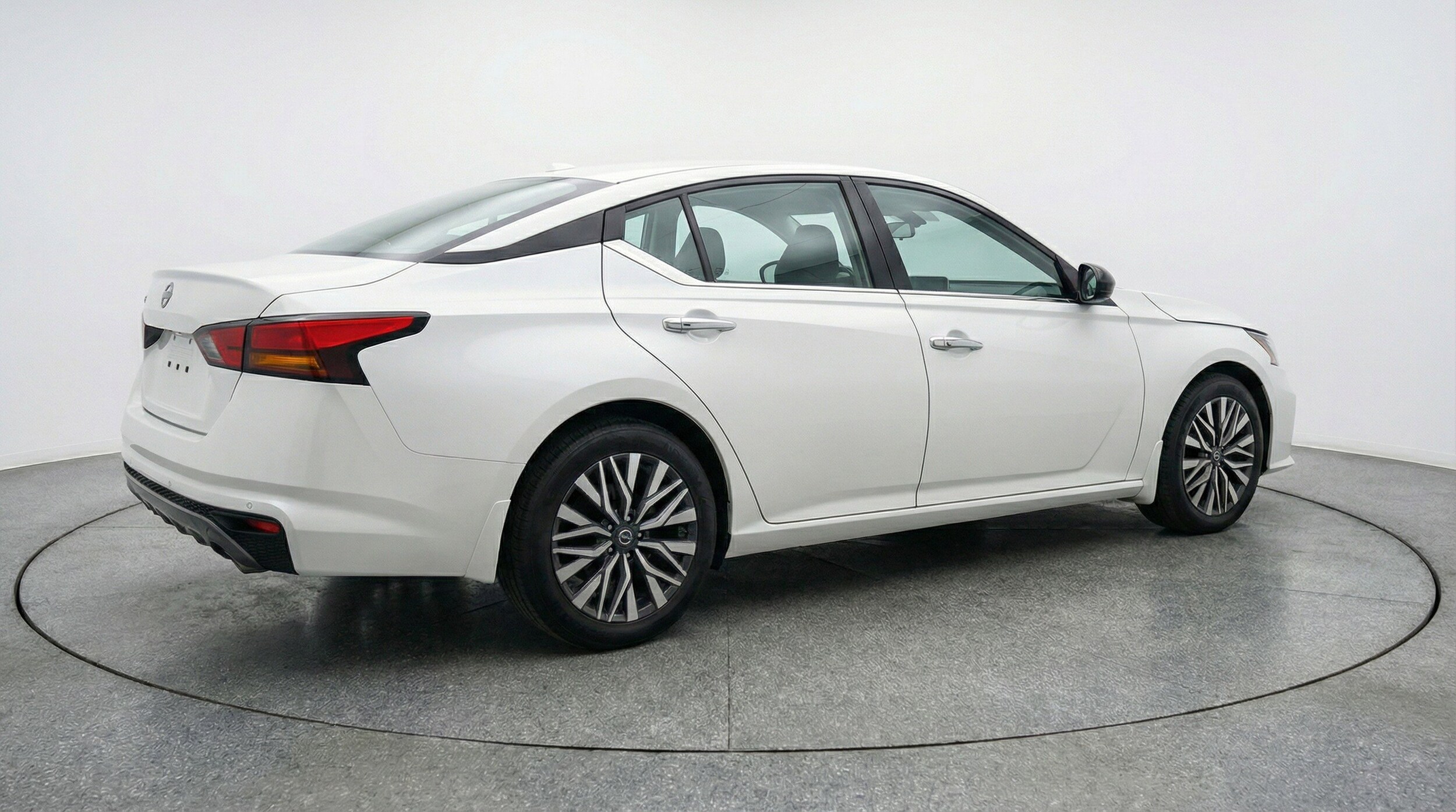 Thumbnail: 2025 Nissan Altima - 9