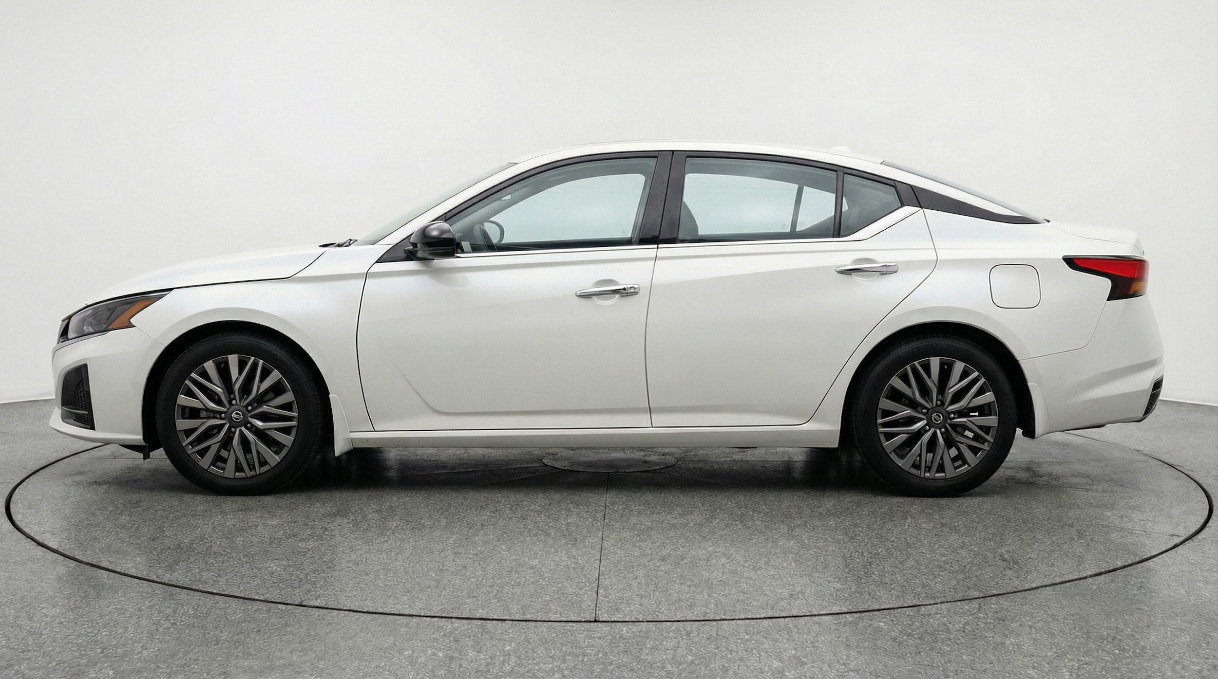 Thumbnail: 2025 Nissan Altima - 4