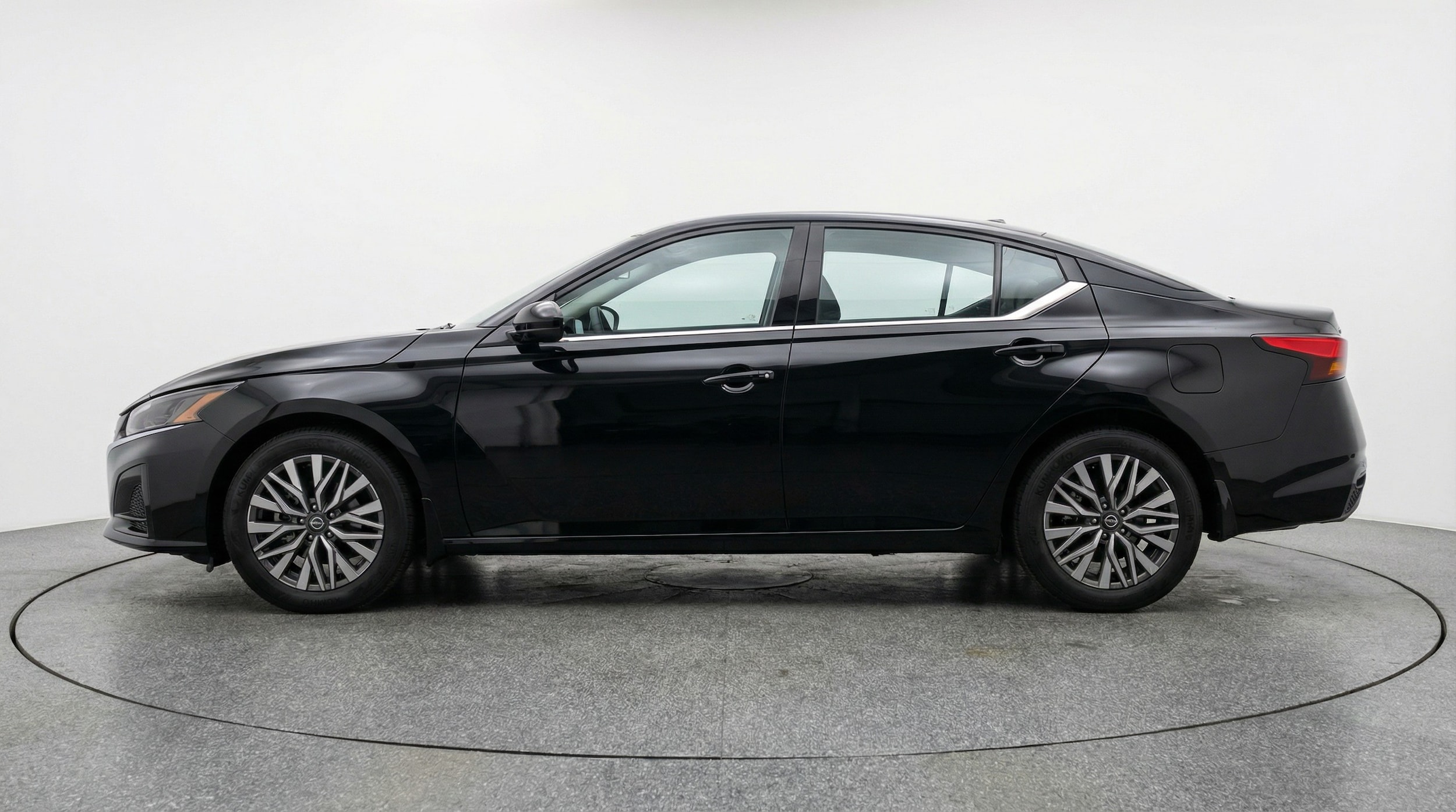 Thumbnail: 2025 Nissan Altima - 4