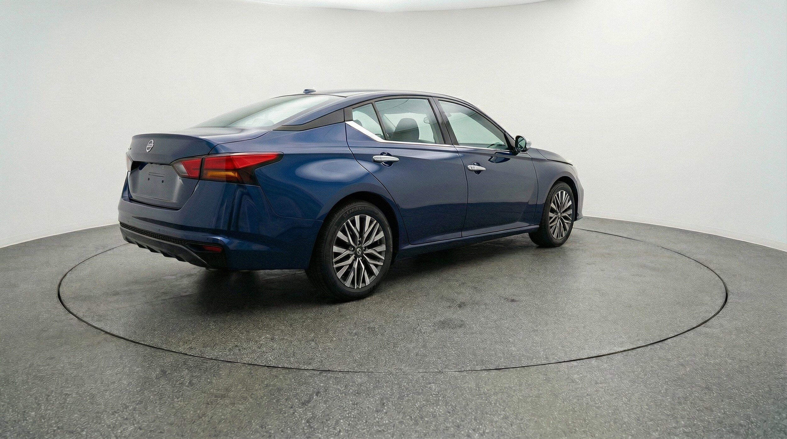 Thumbnail: 2025 Nissan Altima - 9