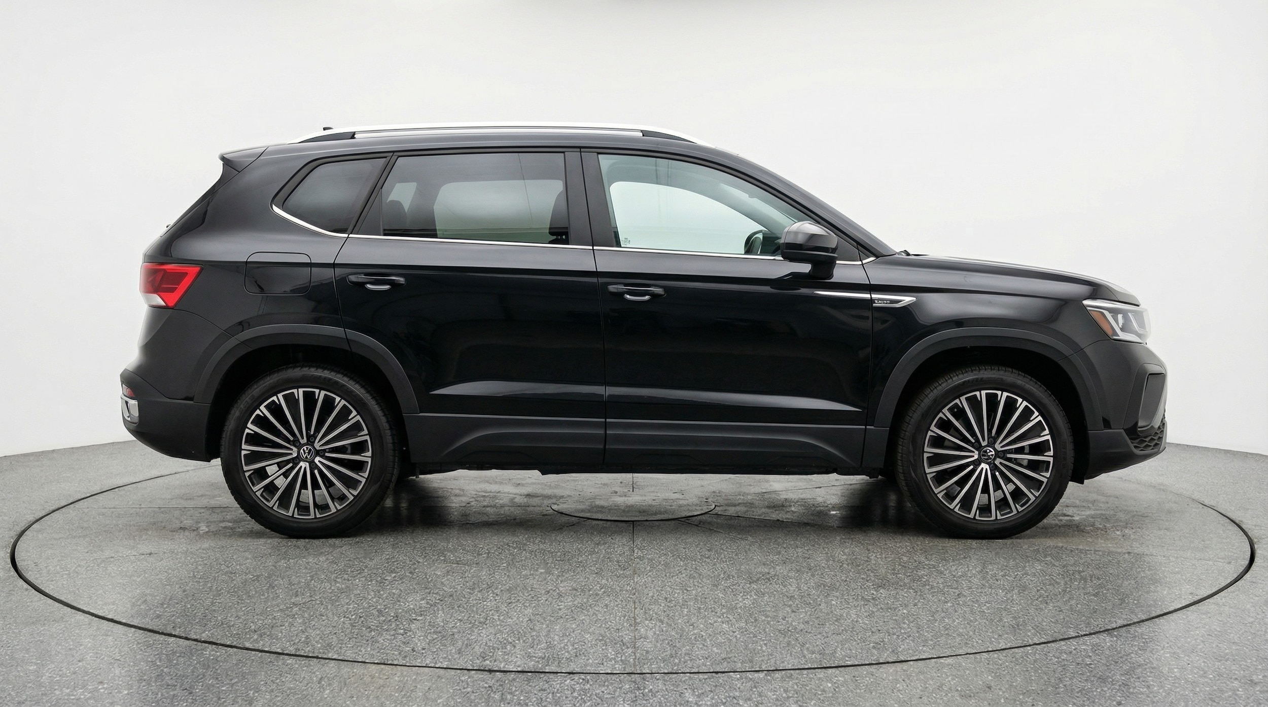 Thumbnail: 2025 Volkswagen Taos - 8