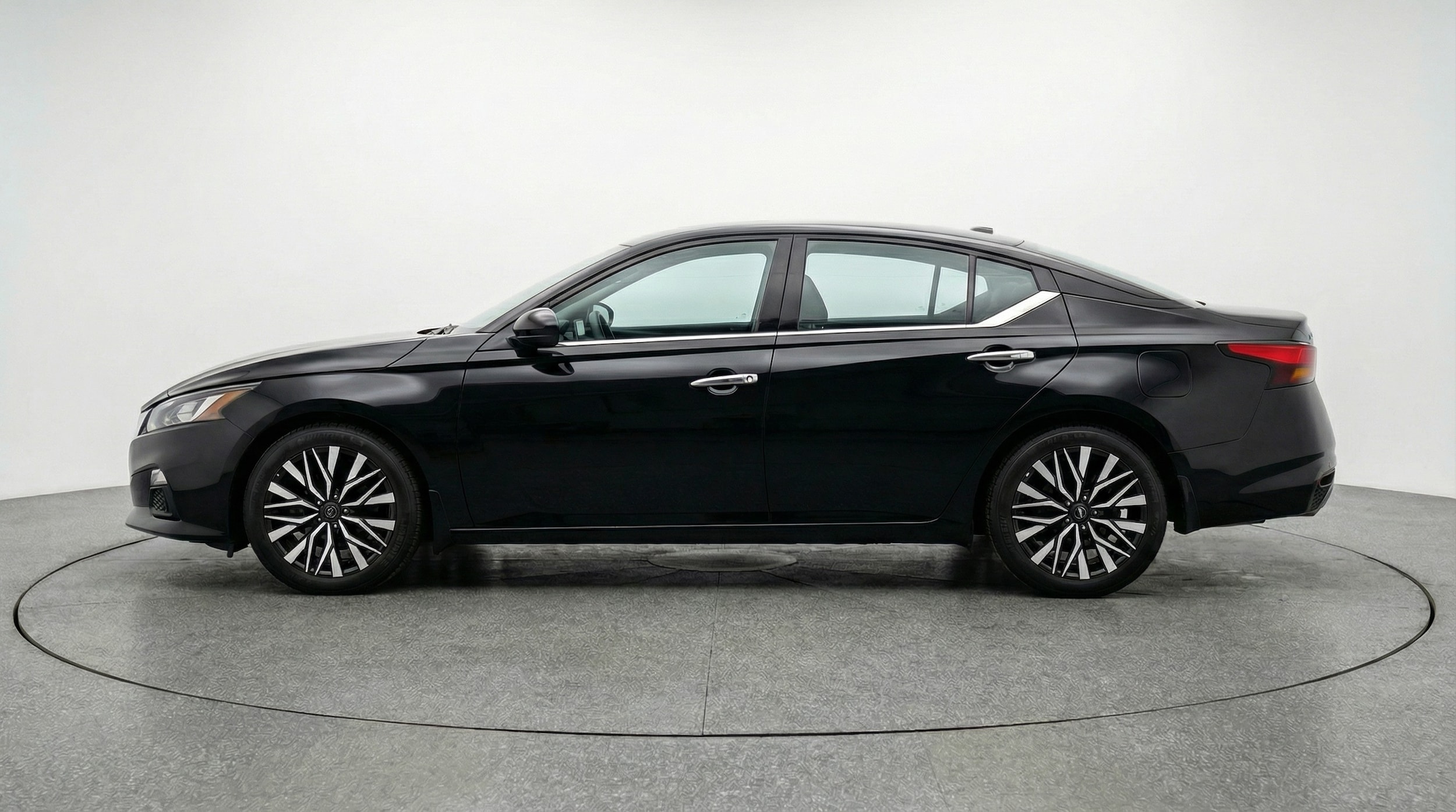 Thumbnail: 2025 Nissan Altima - 4