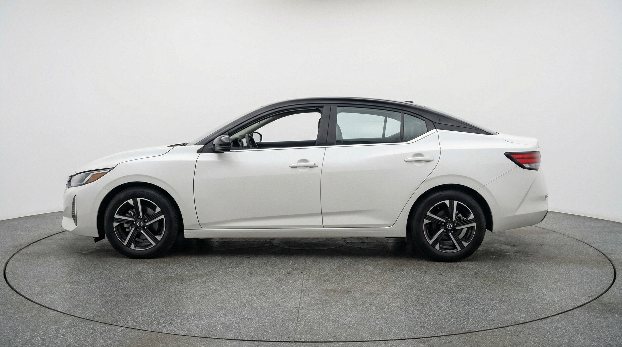 Thumbnail: 2025 Nissan Sentra - 5