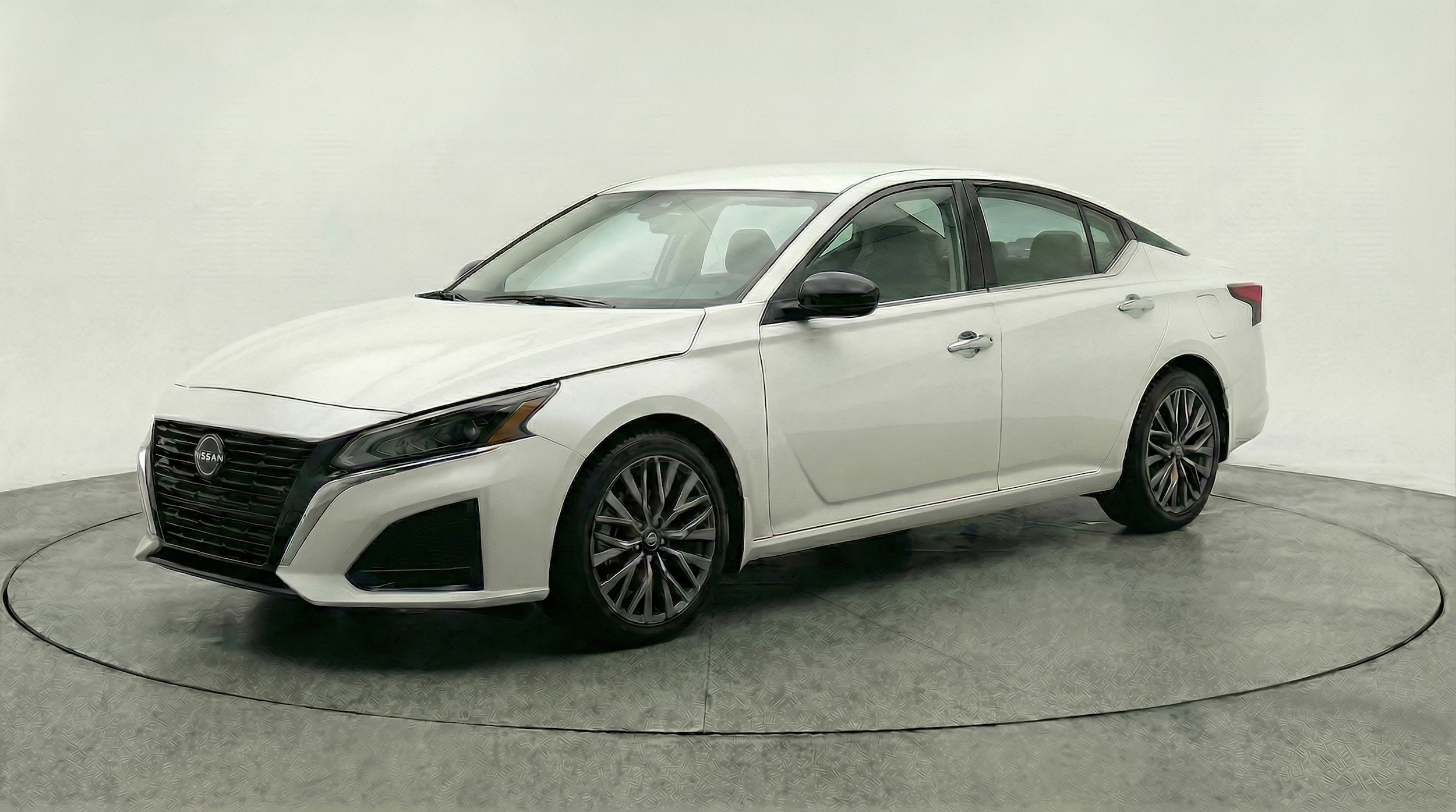 Thumbnail: 2025 Nissan Altima - 3