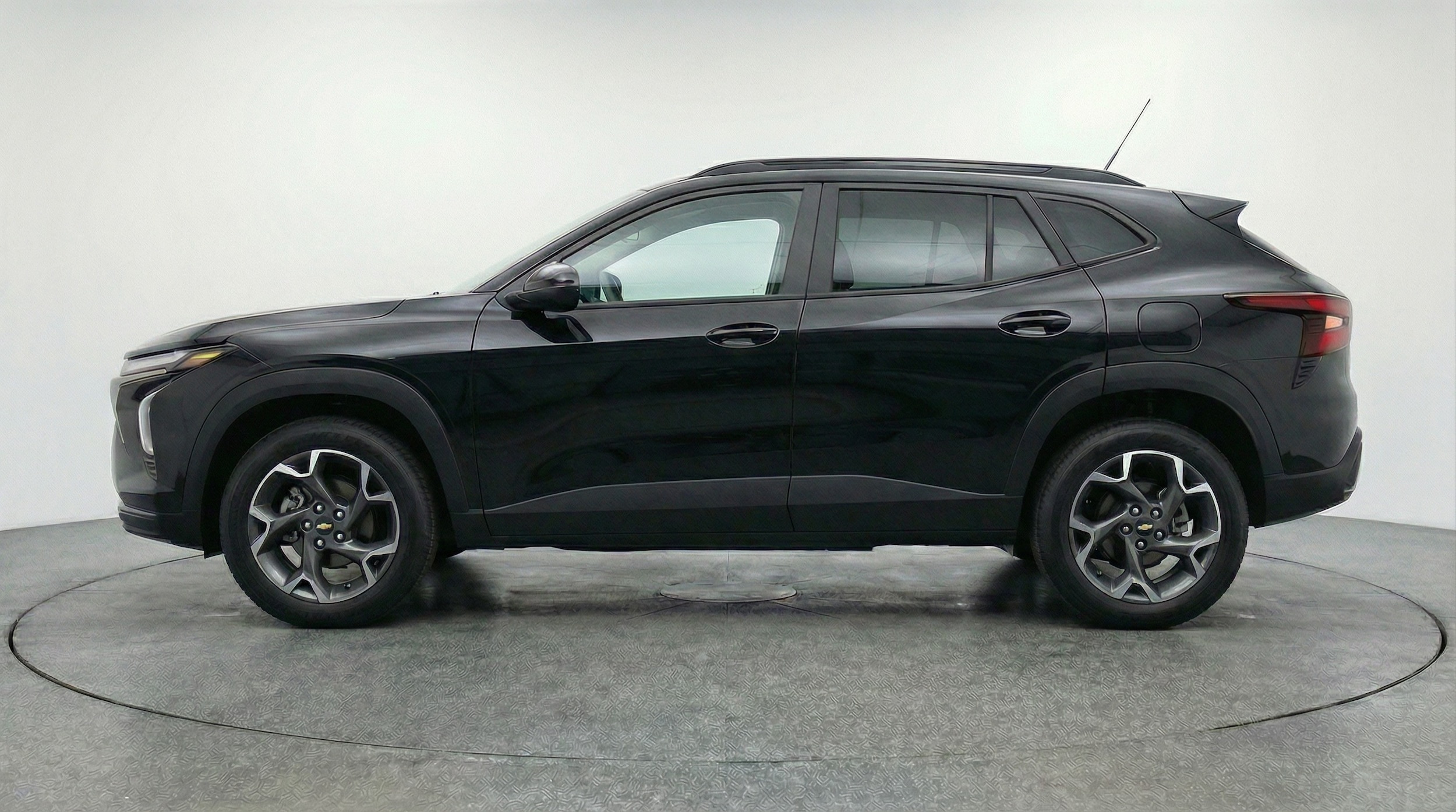 Thumbnail: 2025 Chevrolet Trax - 8