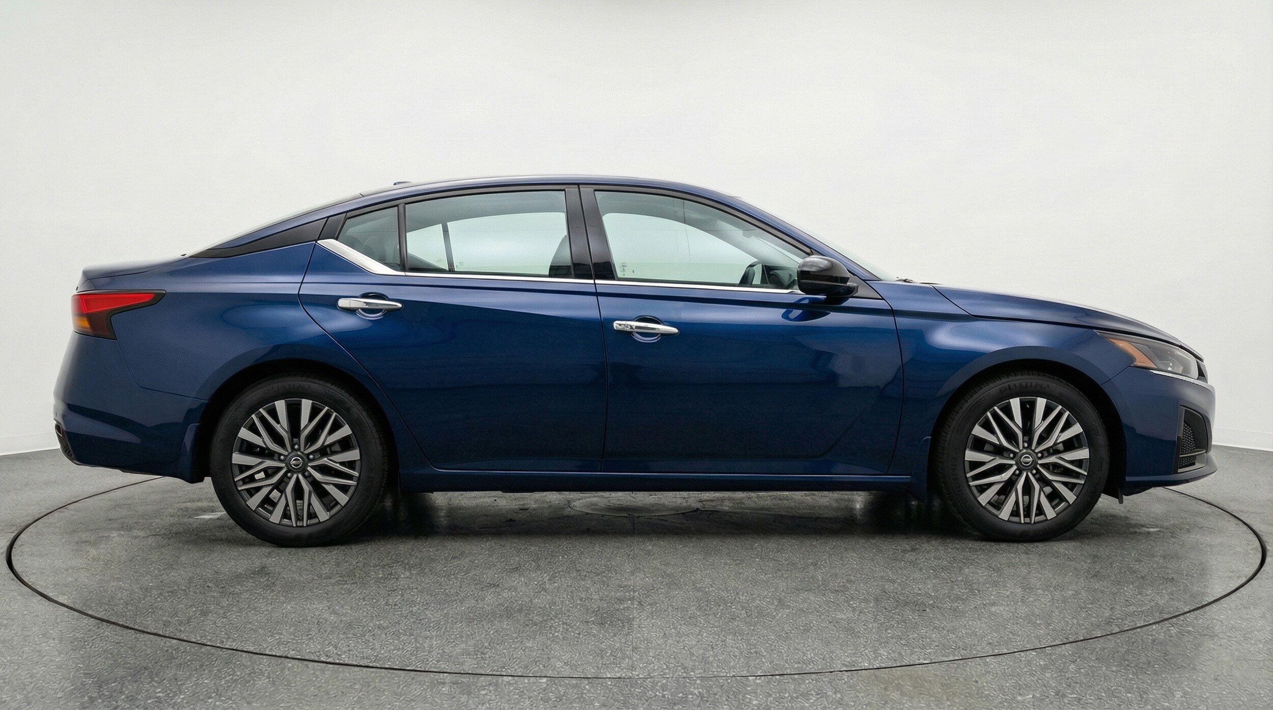 Thumbnail: 2025 Nissan Altima - 11