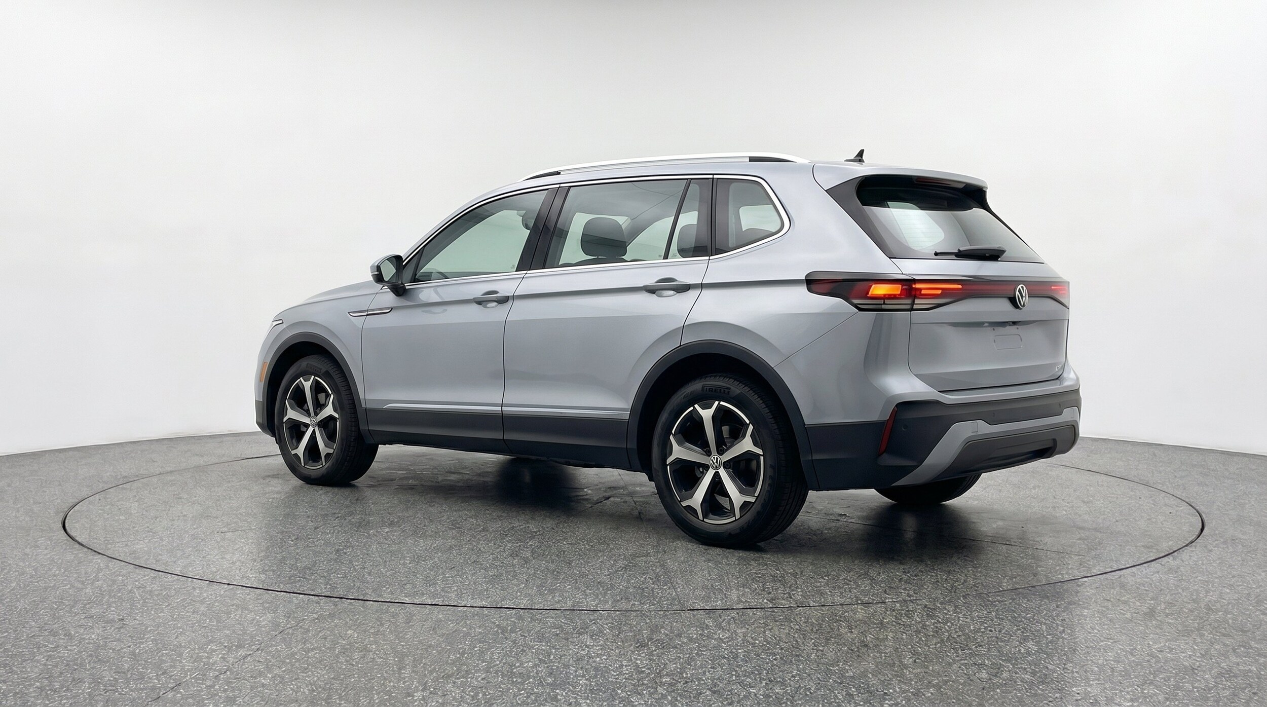 Thumbnail: 2026 Volkswagen Tiguan - 6