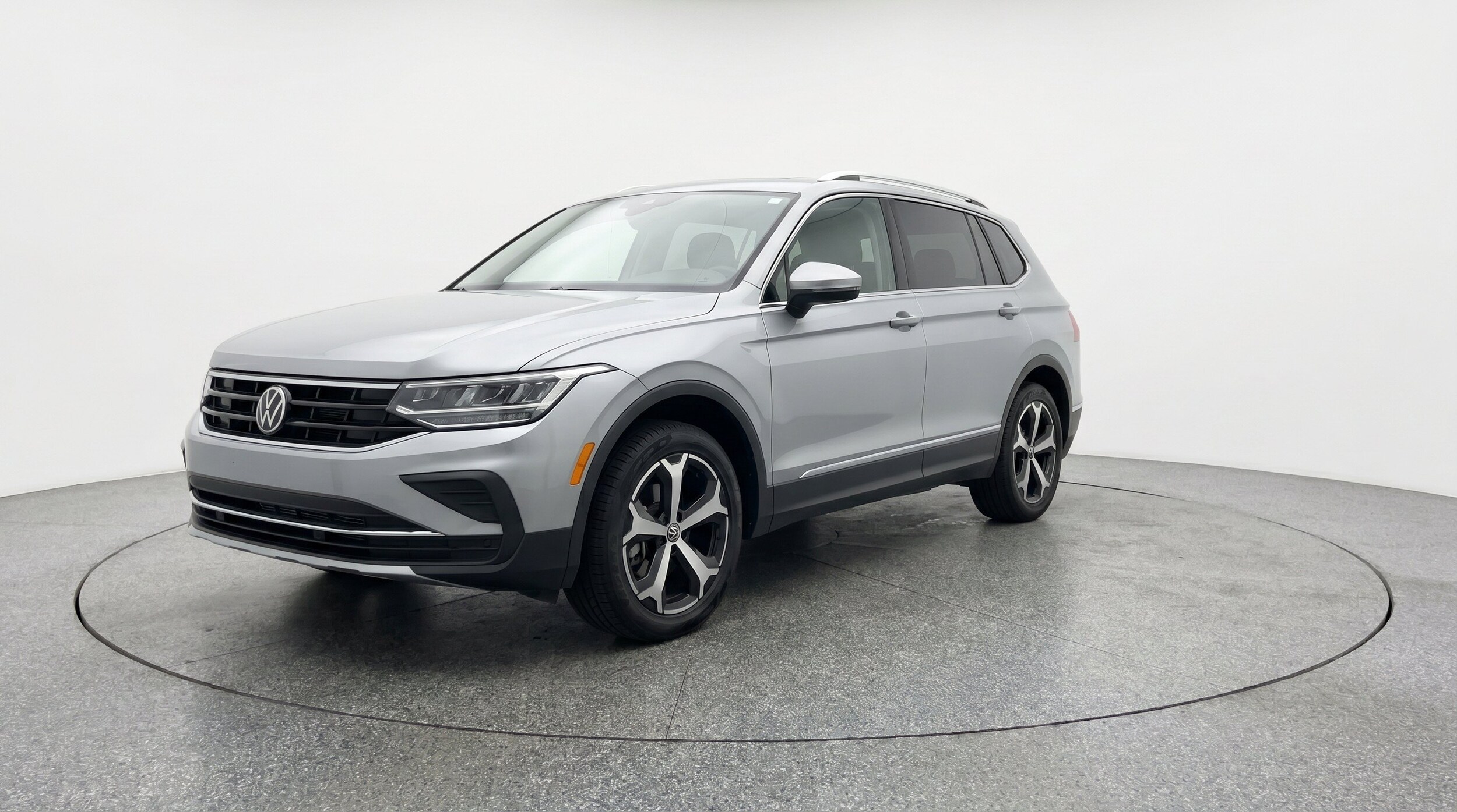 Thumbnail: 2026 Volkswagen Tiguan - 3