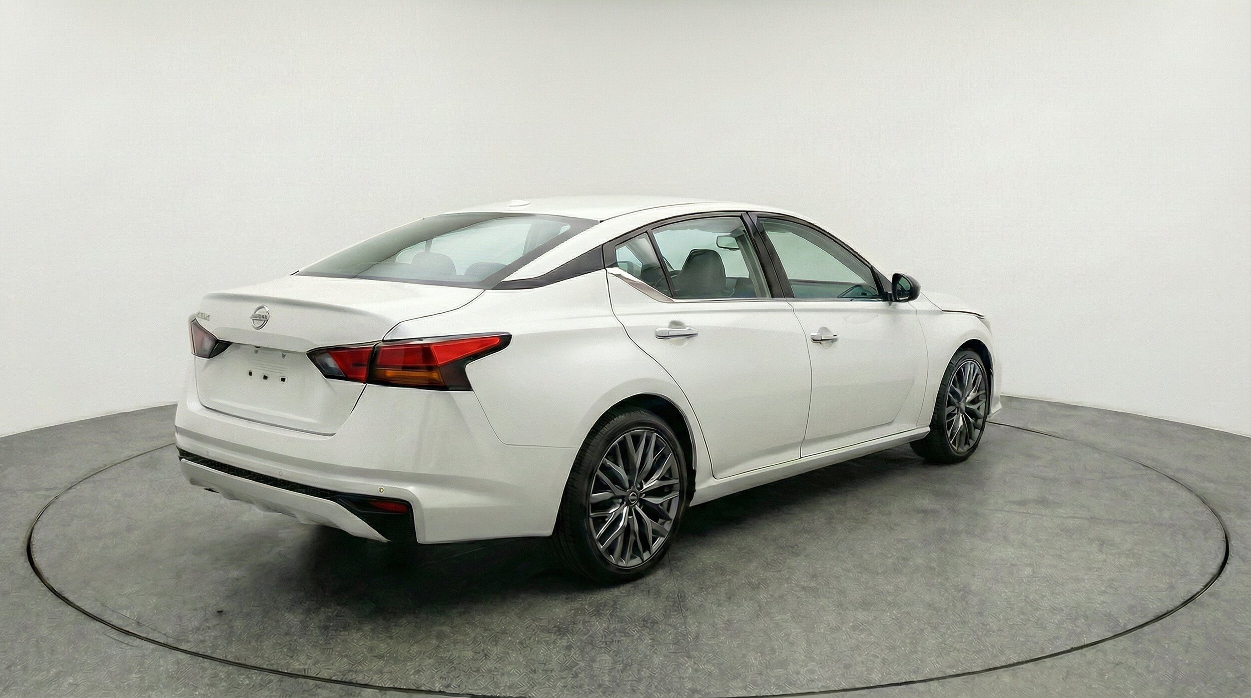 Thumbnail: 2025 Nissan Altima - 9