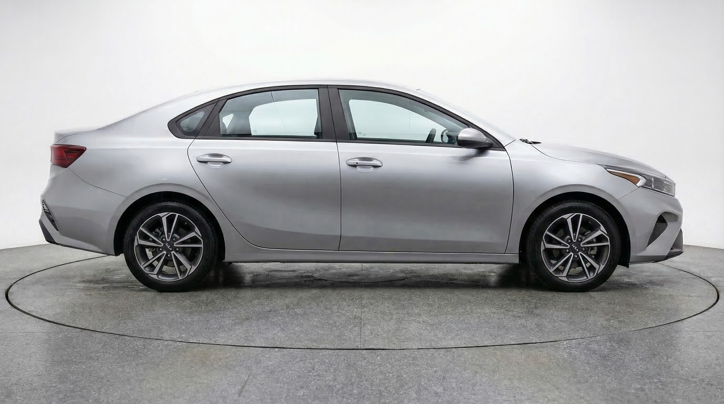 Thumbnail: 2024 Kia Forte - 8