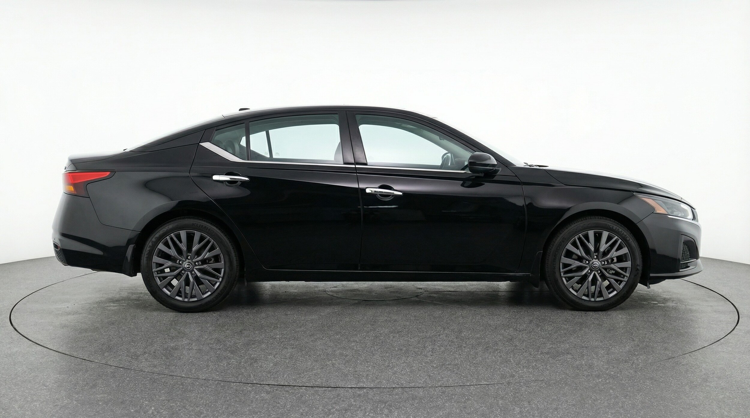 Thumbnail: 2025 Nissan Altima - 8