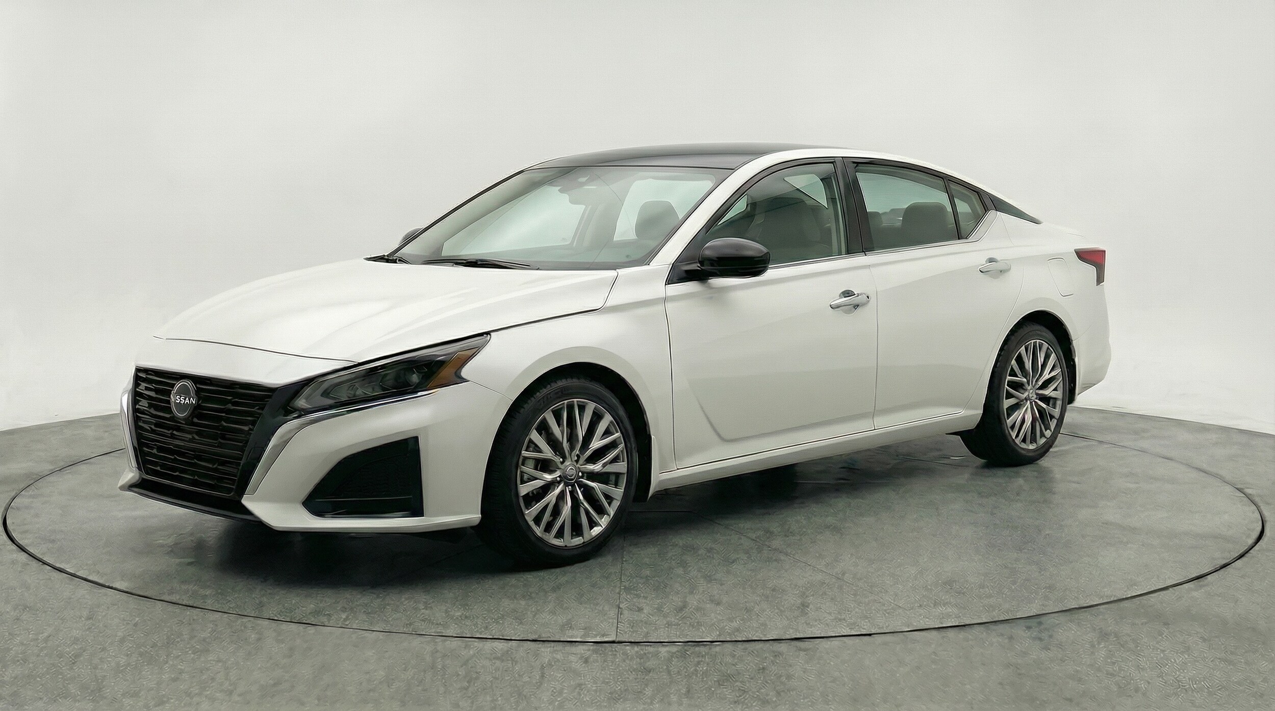 Thumbnail: 2025 Nissan Altima - 3