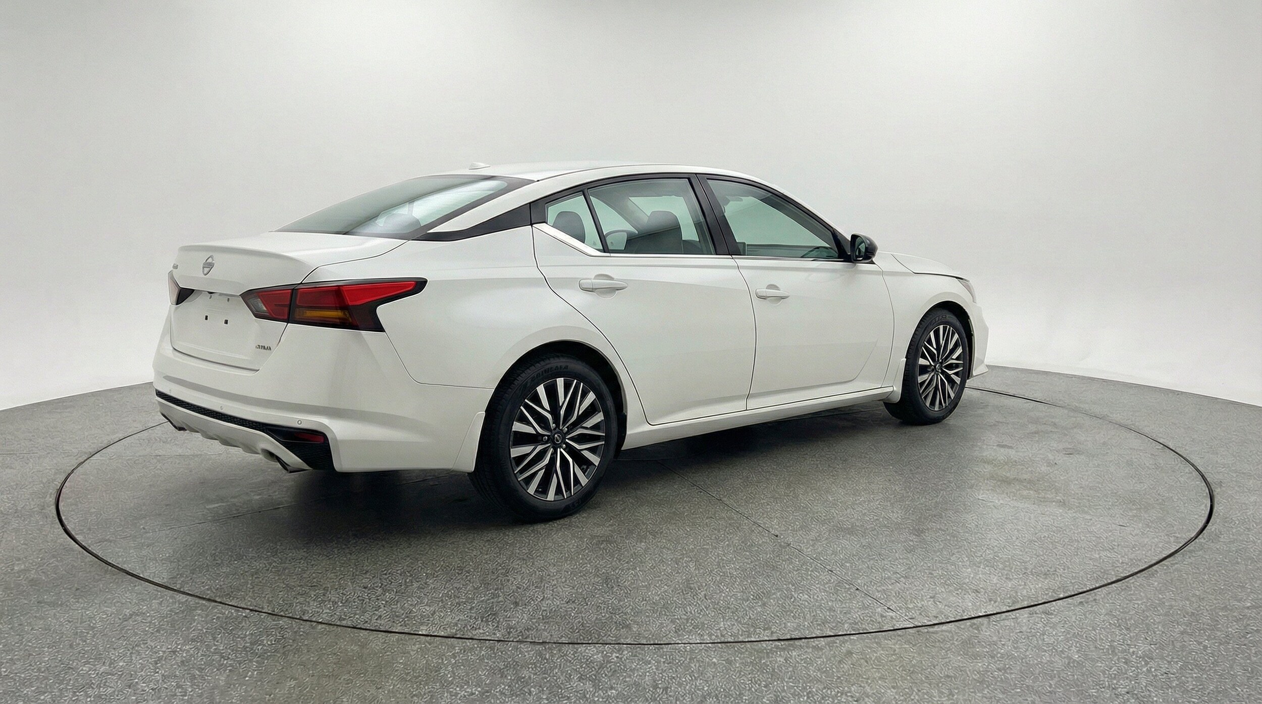 Thumbnail: 2025 Nissan Altima - 9
