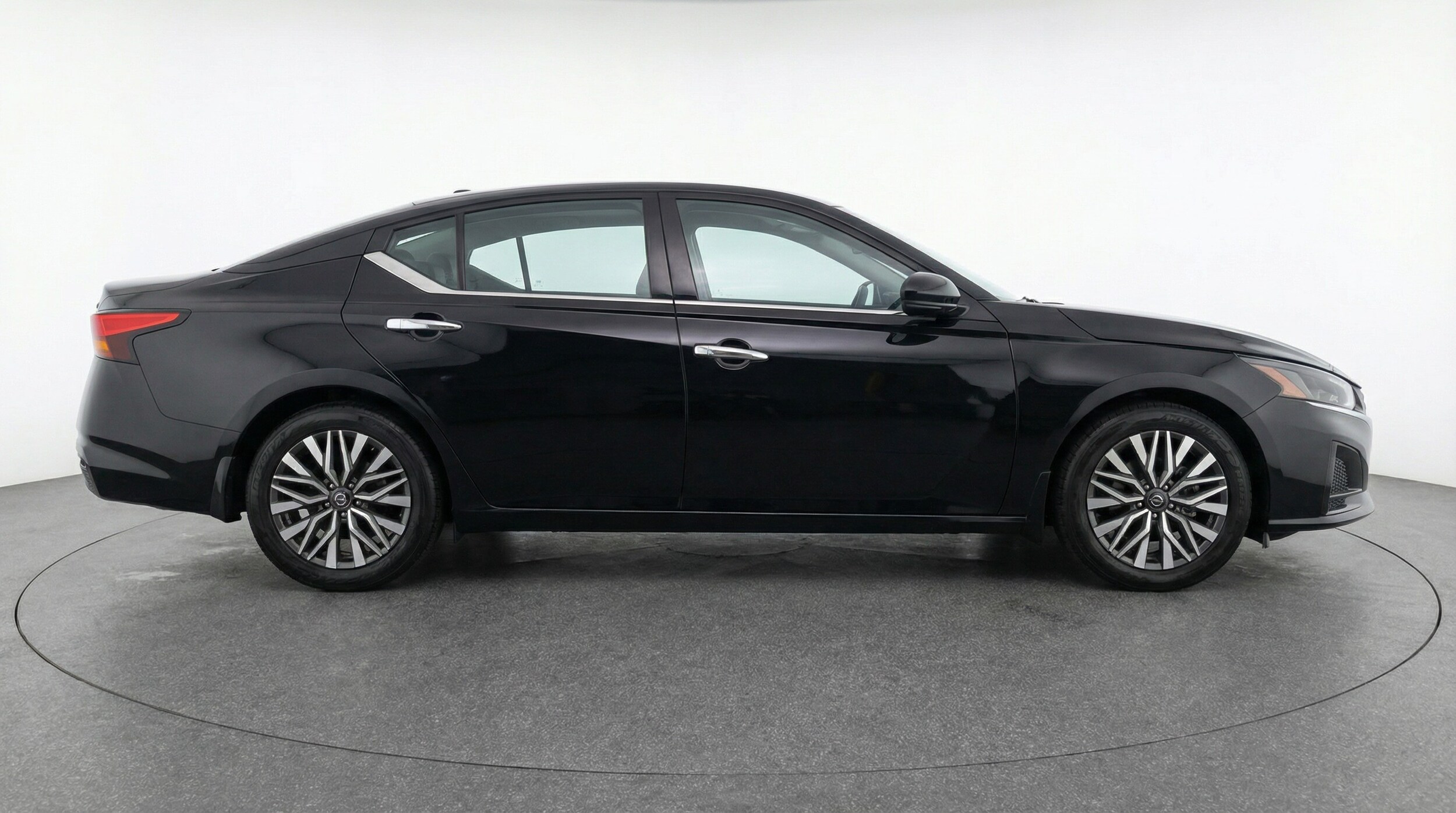 Thumbnail: 2025 Nissan Altima - 8