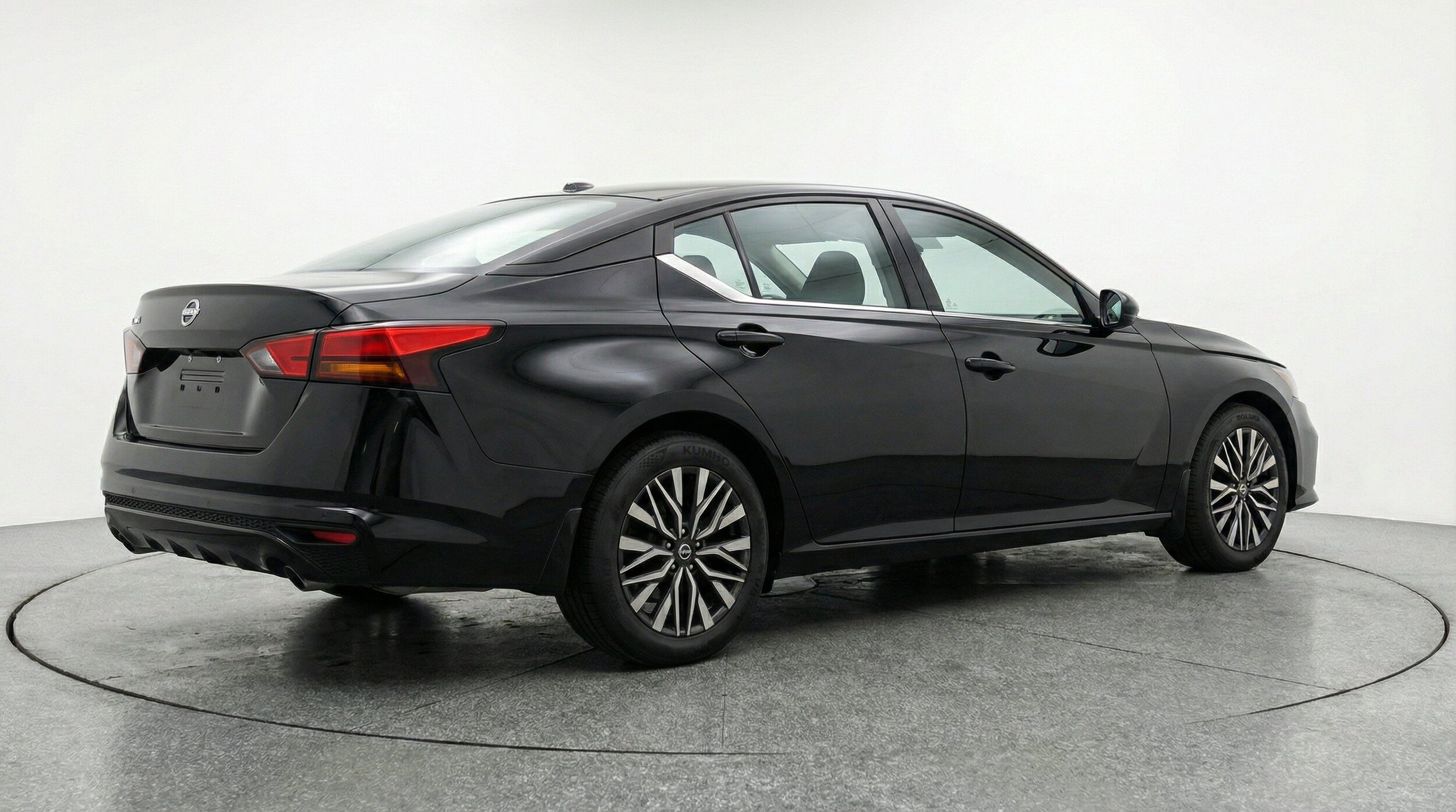 Thumbnail: 2025 Nissan Altima - 9
