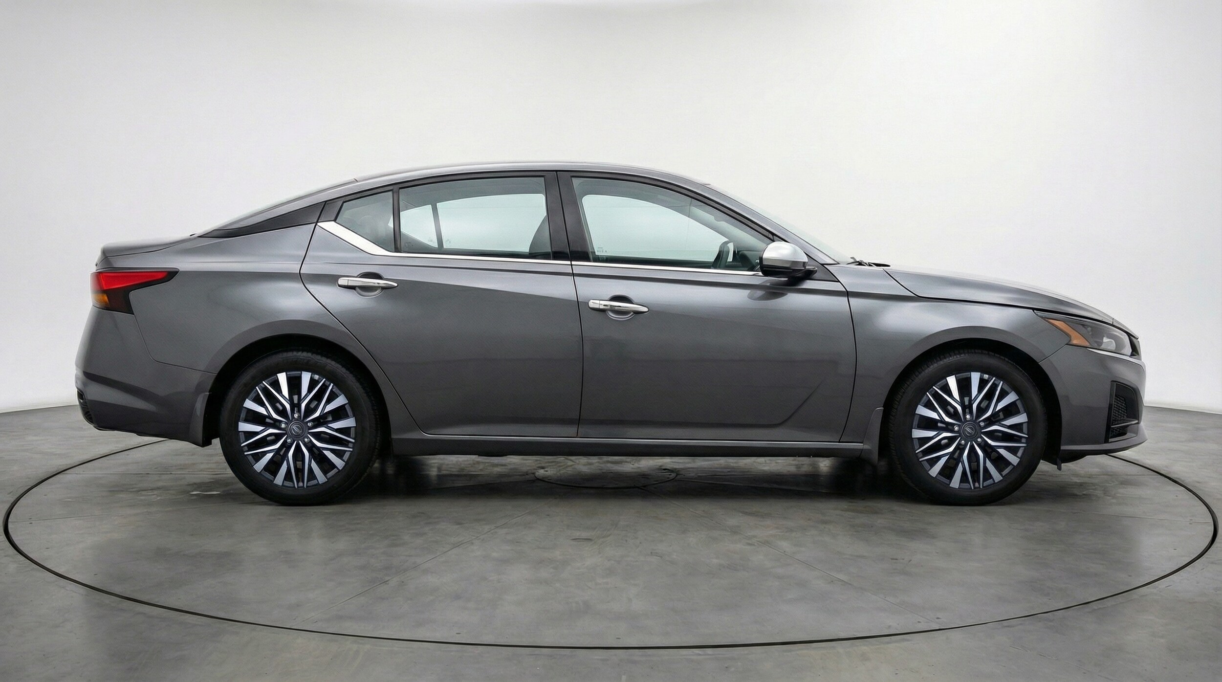 Thumbnail: 2025 Nissan Altima - 8