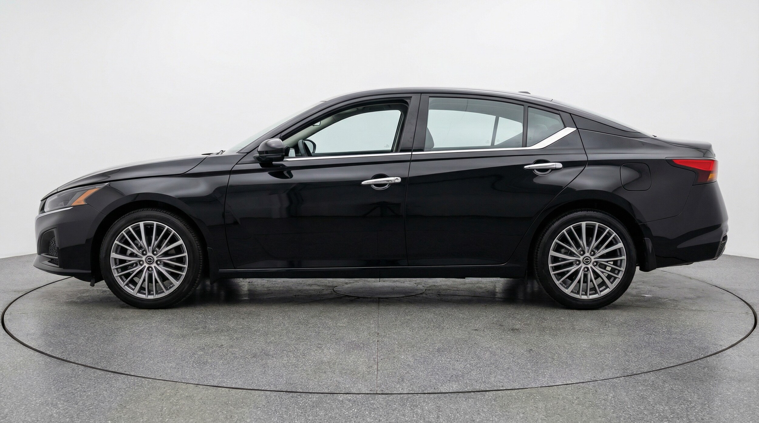 Thumbnail: 2025 Nissan Altima - 4