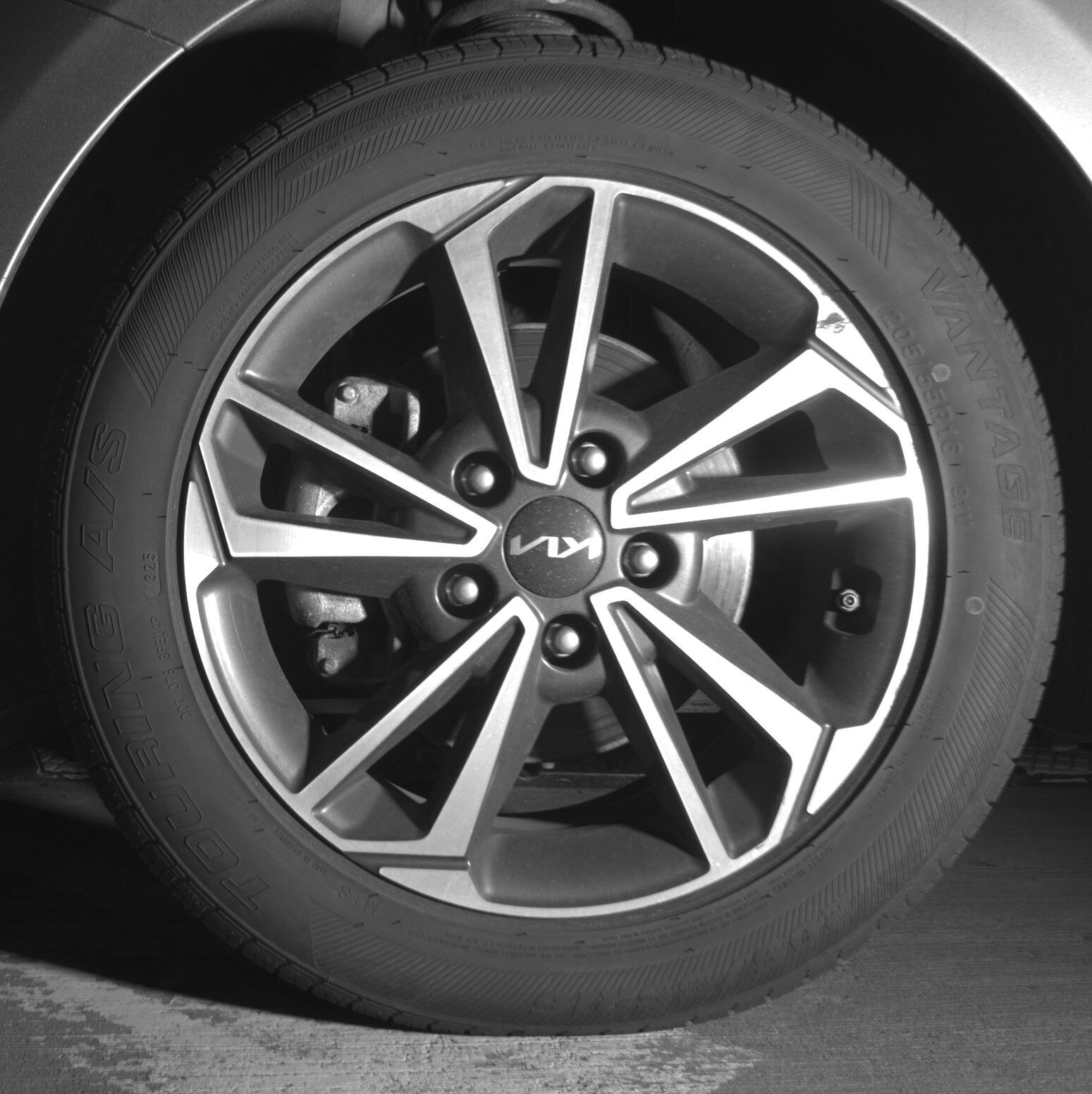 Thumbnail: 2024 Kia Forte - 9