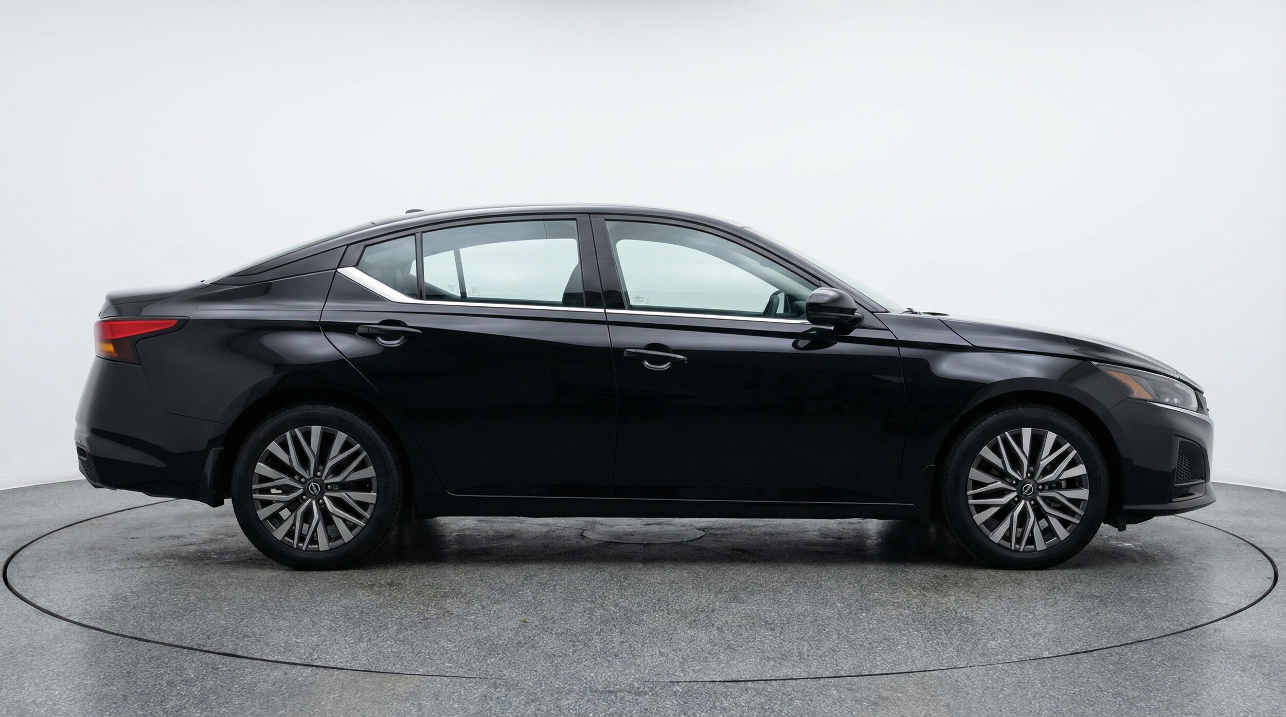 Thumbnail: 2025 Nissan Altima - 8