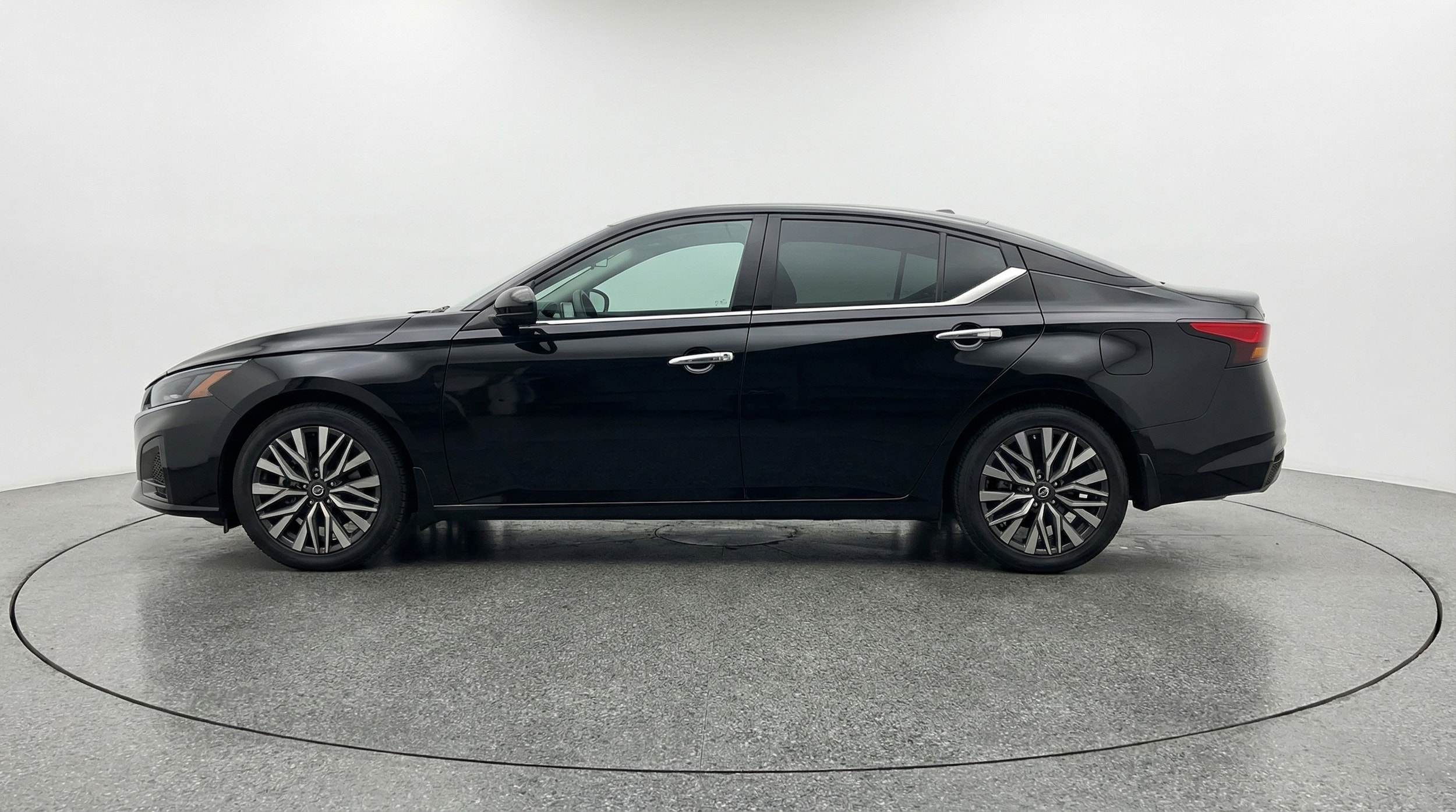 Thumbnail: 2025 Nissan Altima - 4