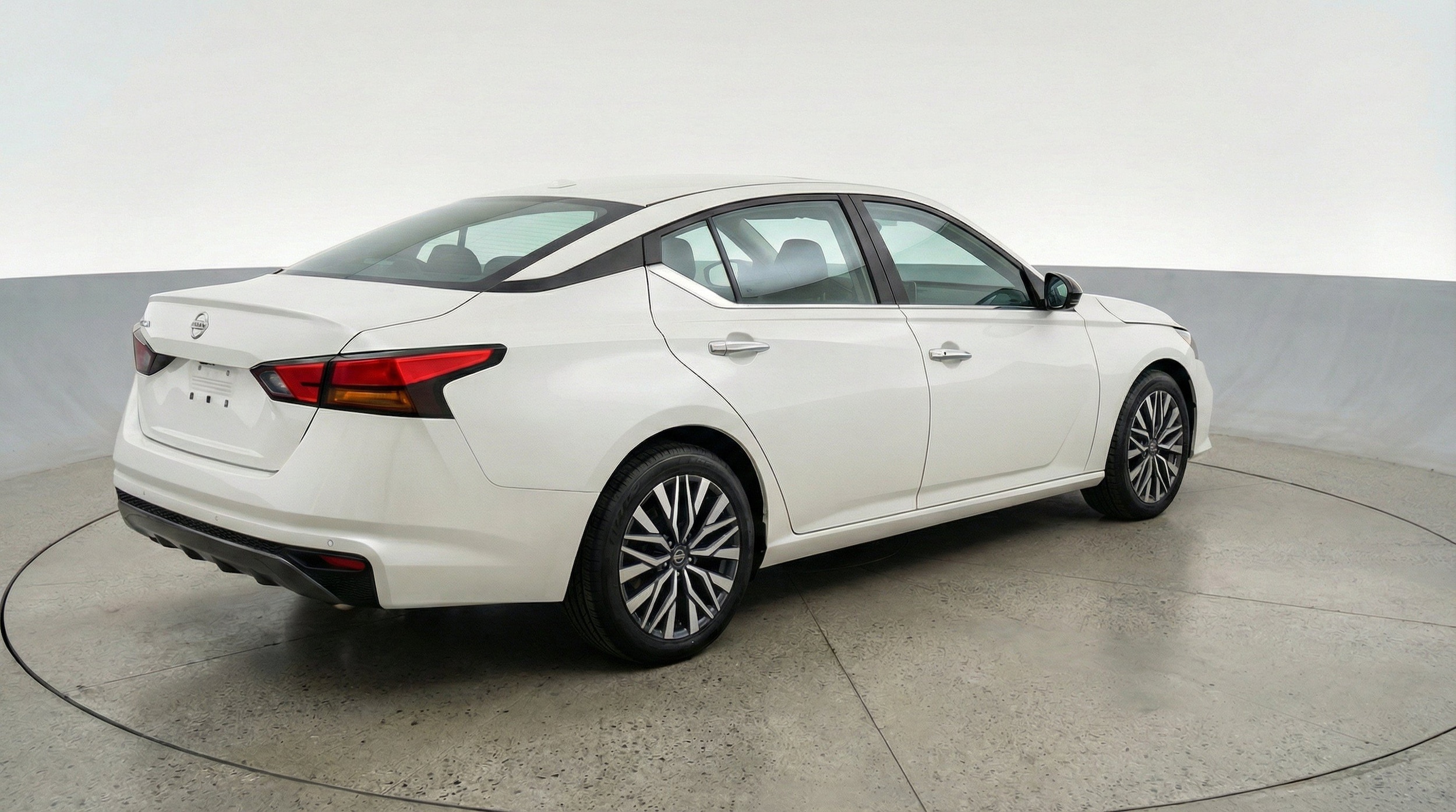 Thumbnail: 2025 Nissan Altima - 9