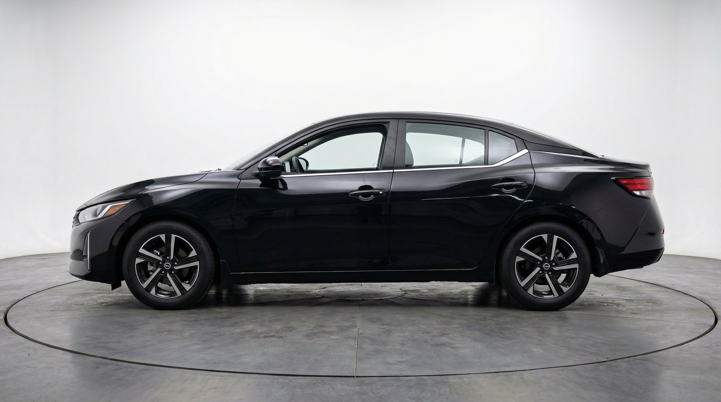 Thumbnail: 2025 Nissan Sentra - 5