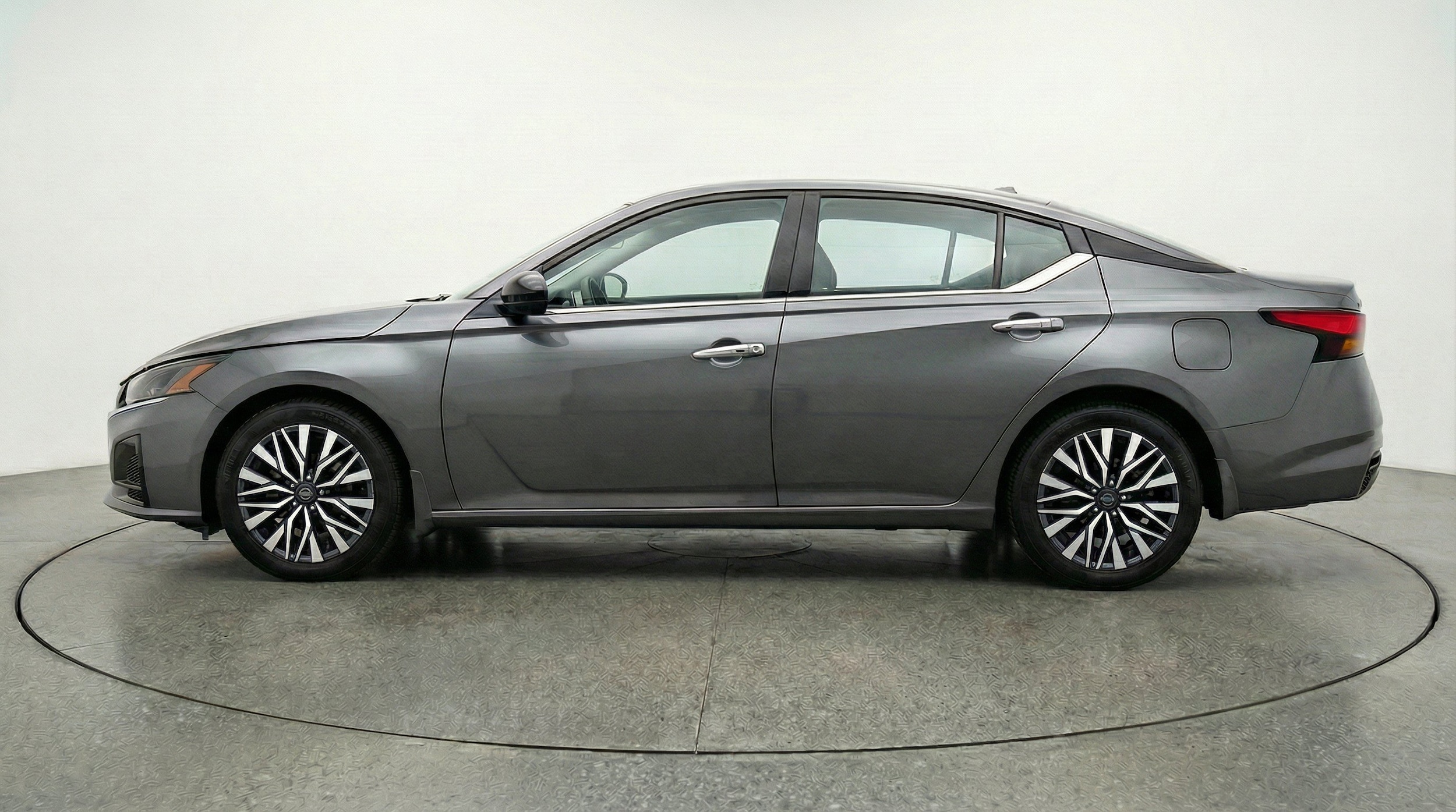Thumbnail: 2025 Nissan Altima - 5